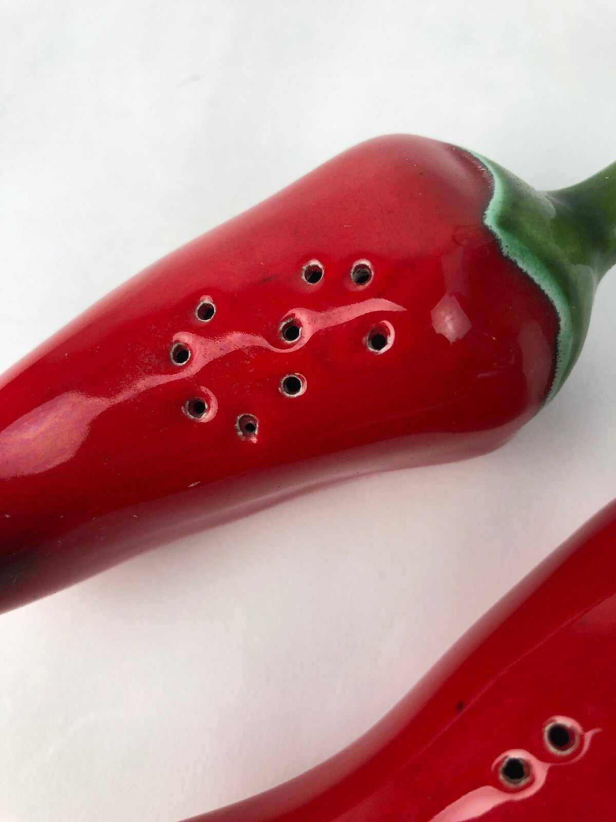 Rare Vintage Red Hot Chili Pepper Salt and Pepper Shakers spicy * FSTSHP
