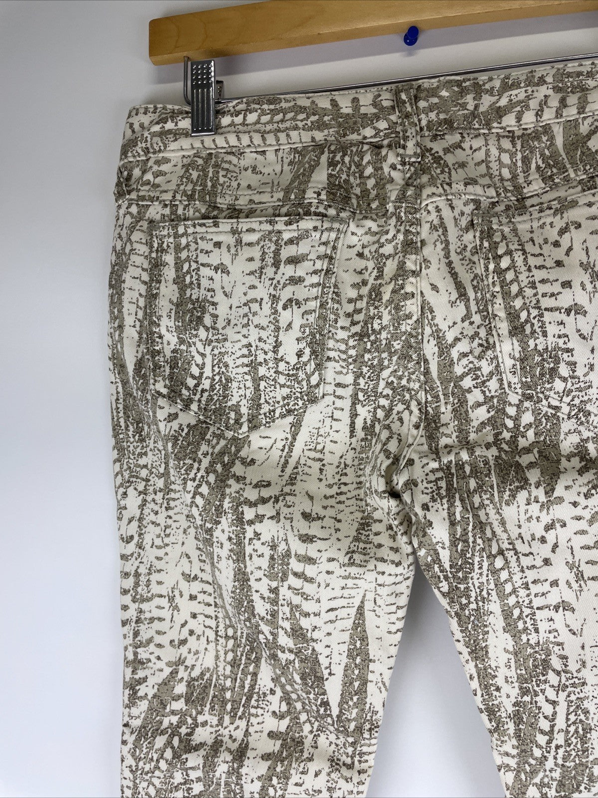 Free People Jeans Women's Size 28 Tapered Leg Low Rise White w Print Denim NWOT