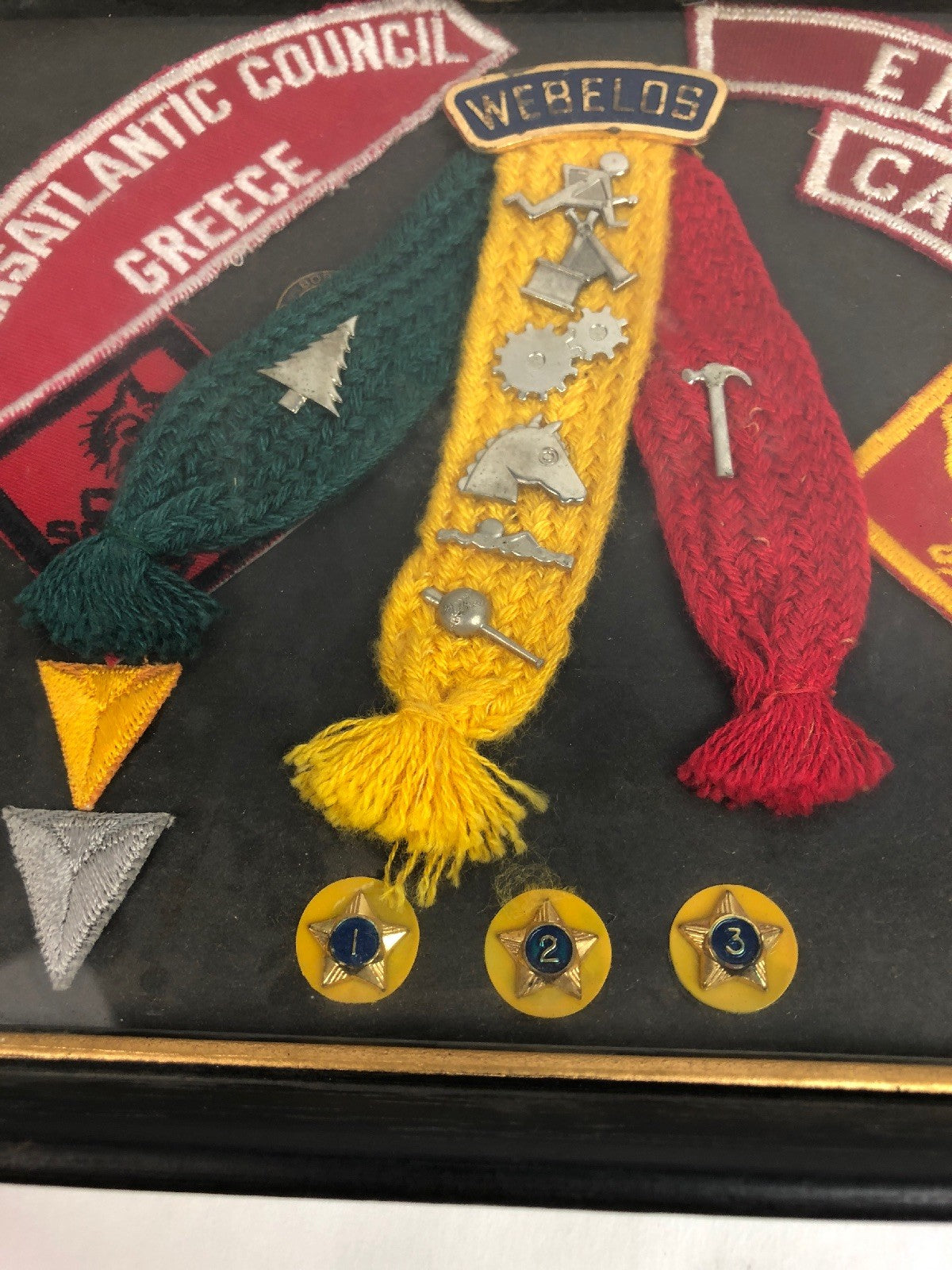 VINTAGE  BOY SCOUT  - CUB WEBELOS COLORS CURVED TOP WITH 8 PINS + More FSTSHP