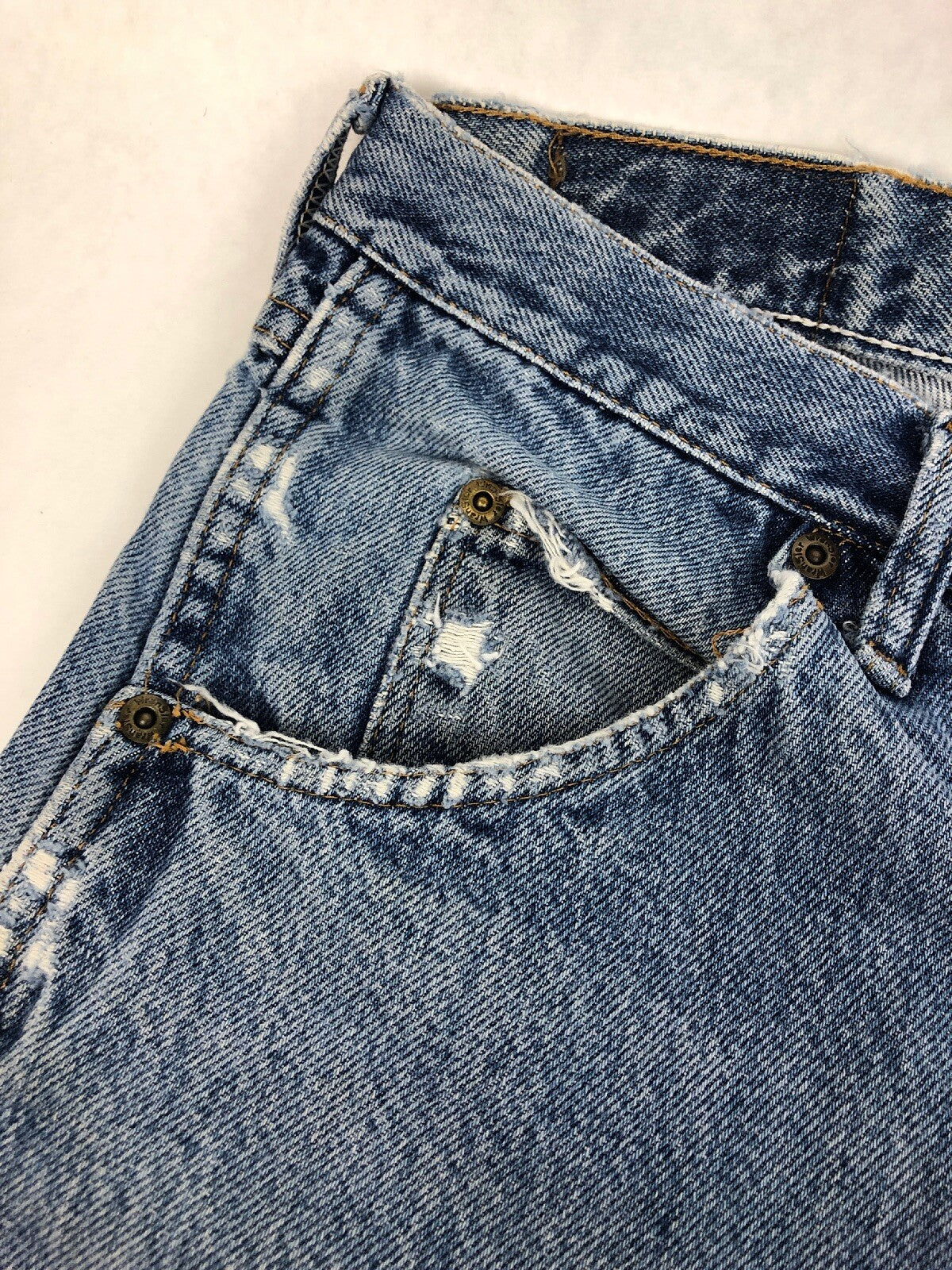 Thrashed Wrangler Jeans Ultra Worn Shredded Grunge Destroyed 32 x 31 Actual WEAR