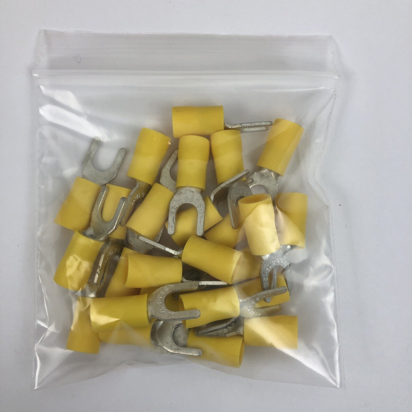 25 x Thomas Betts Vinyl Insulated Fork Terminal 12-10 AWG TV10-10F-1 #10 Stud