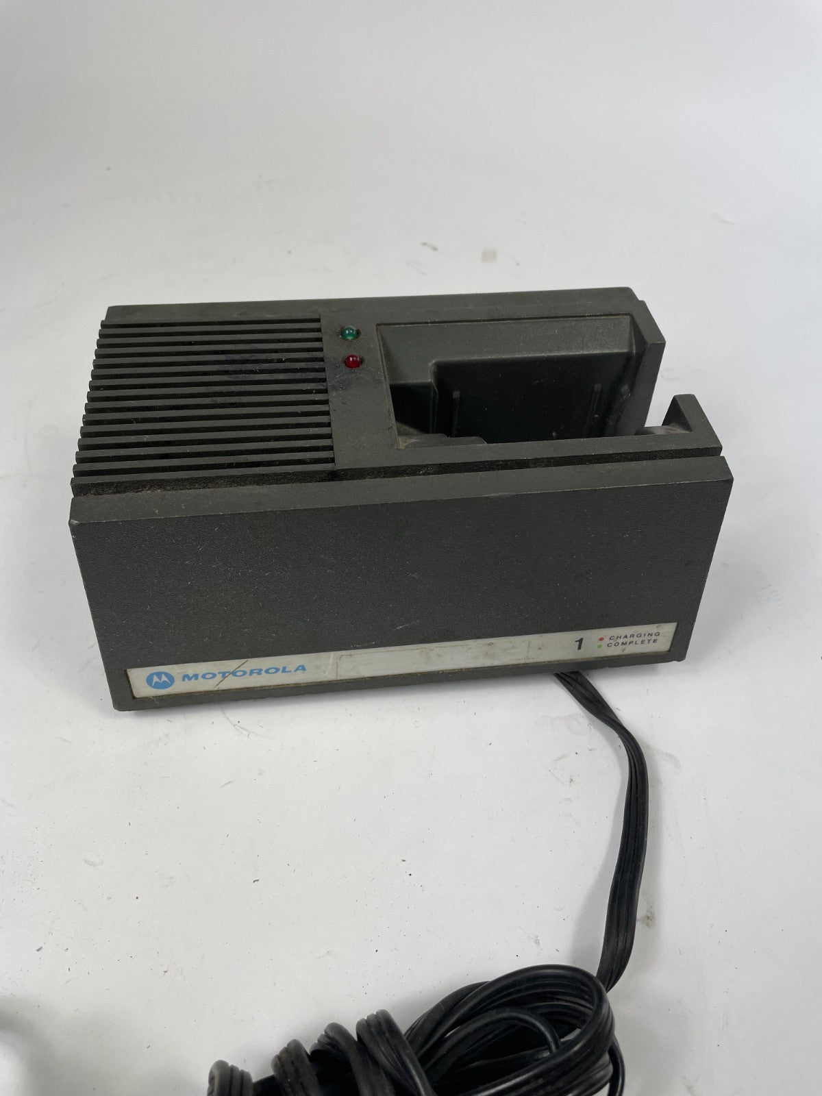 Motorola NLN8858 Battery Charger 10.6V DC, 1600 MA