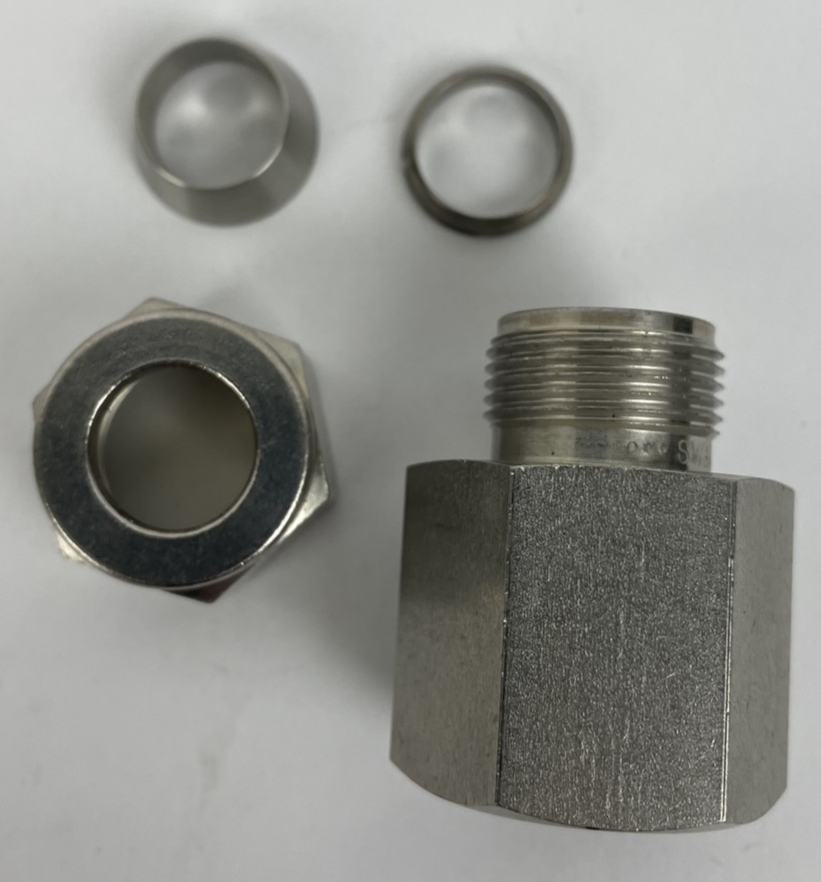 OEM Swagelock Stainless Steel Connector Fitting Female ID 7/8" Male ID 5/8" LOOK
