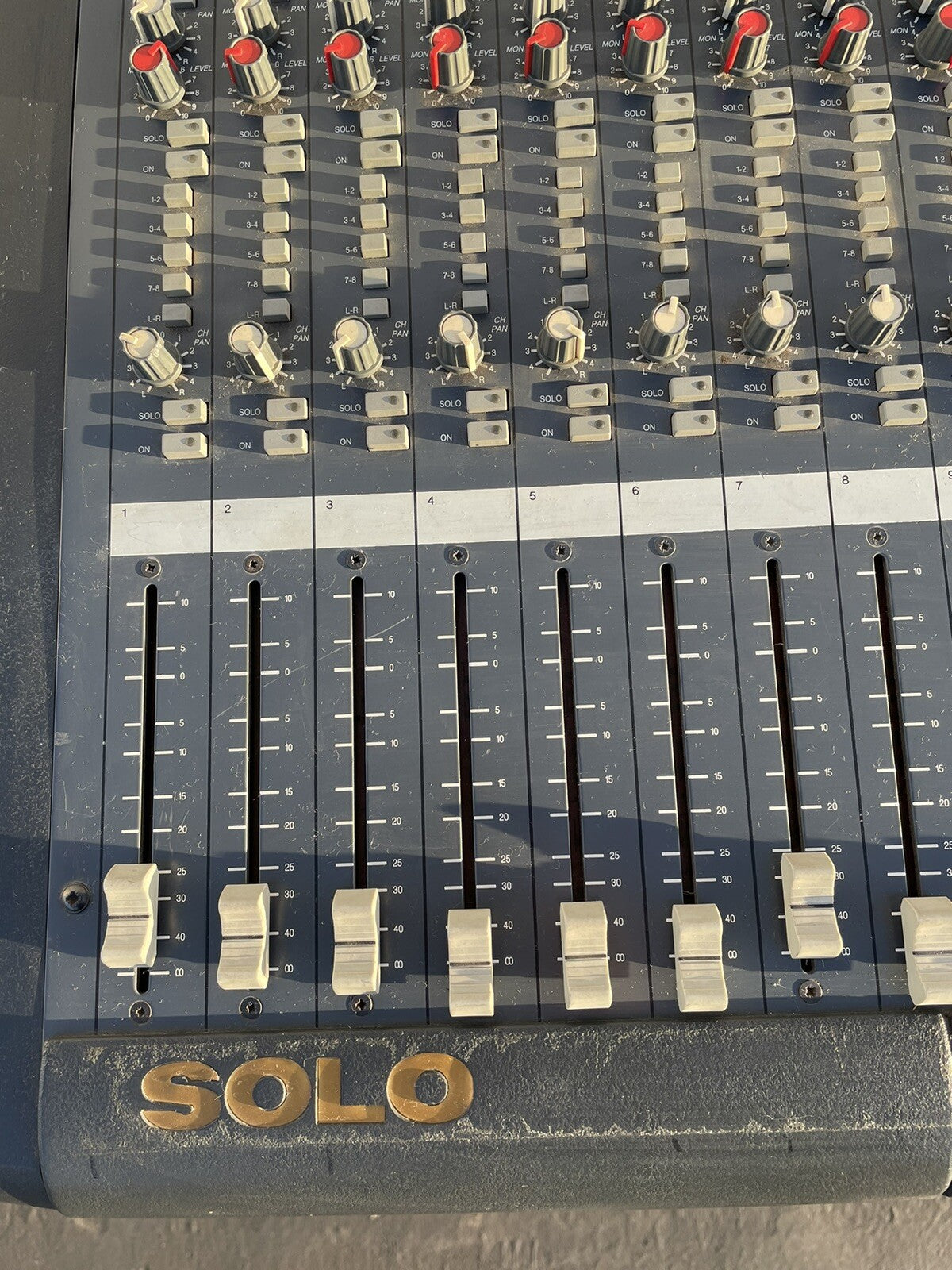SOUNDTRACS Solo Midi console 16-8-2 STUDIO MIXER Mixing Console NO POWER SUPPLY