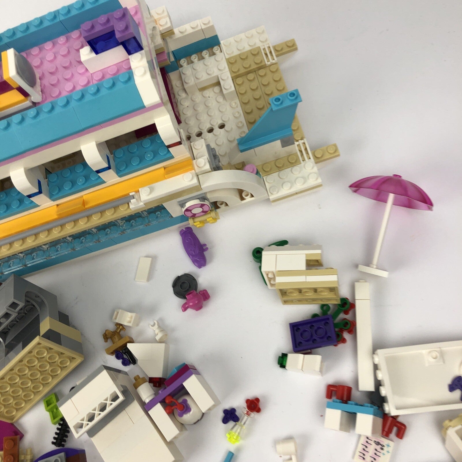 Lot of Lego Friends 41106 Pop Star Tour Bus Boat House Assorted Figures ++ LOOK