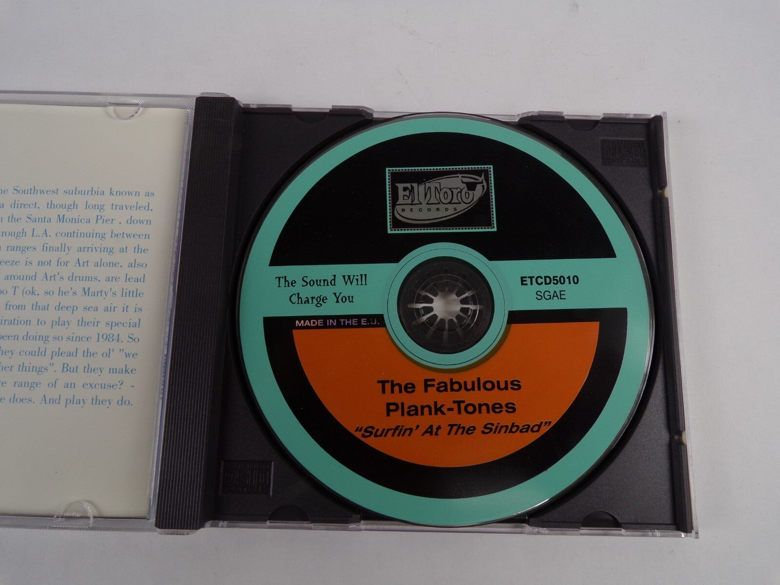 The Fabulous Plank-Tones Surfin! At The Savbao Air Raid SwellWoody CD#41