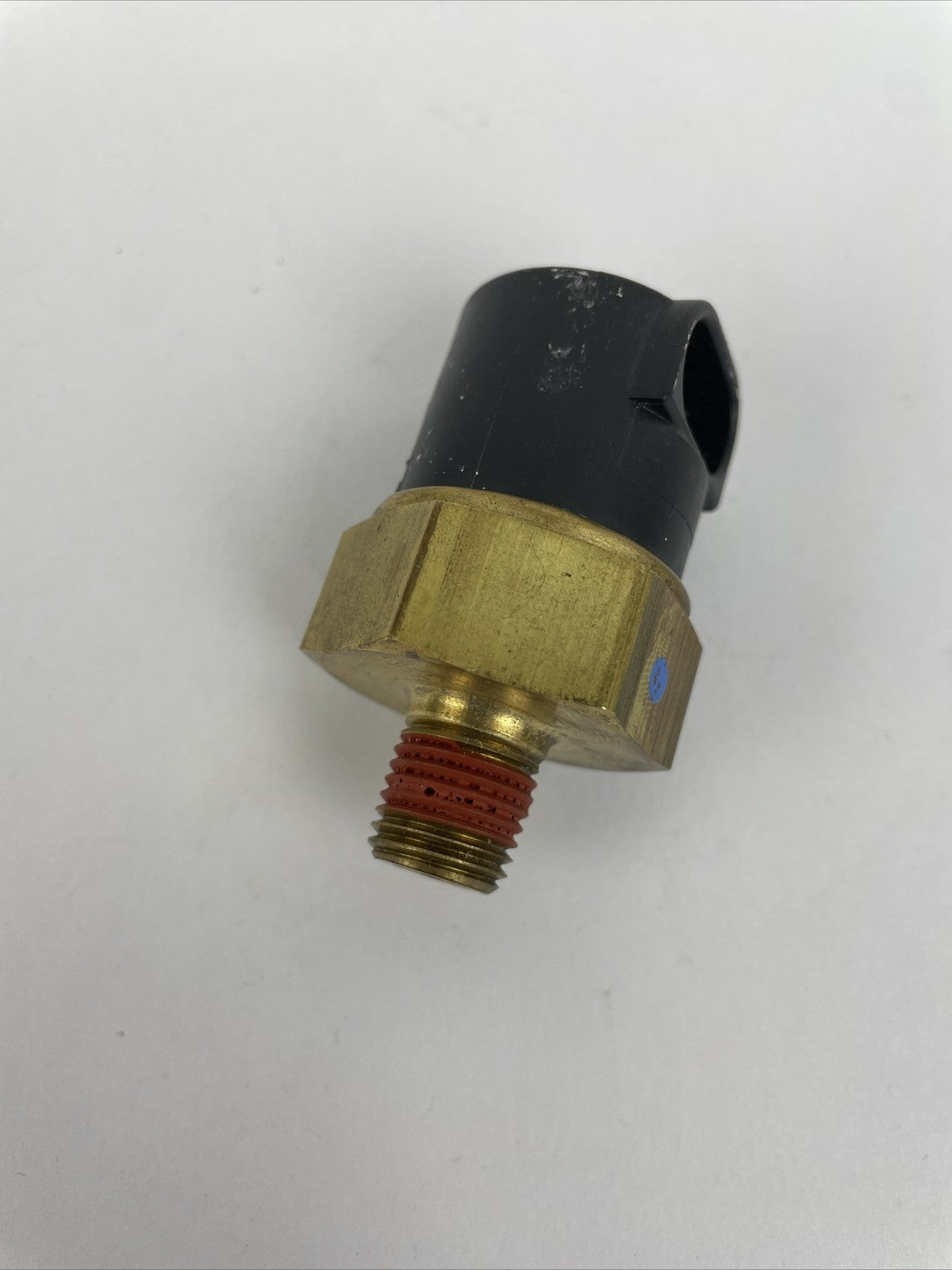 23532797 O/F Genuine Detroit Diesel Corporation Oil Pressure Sensor