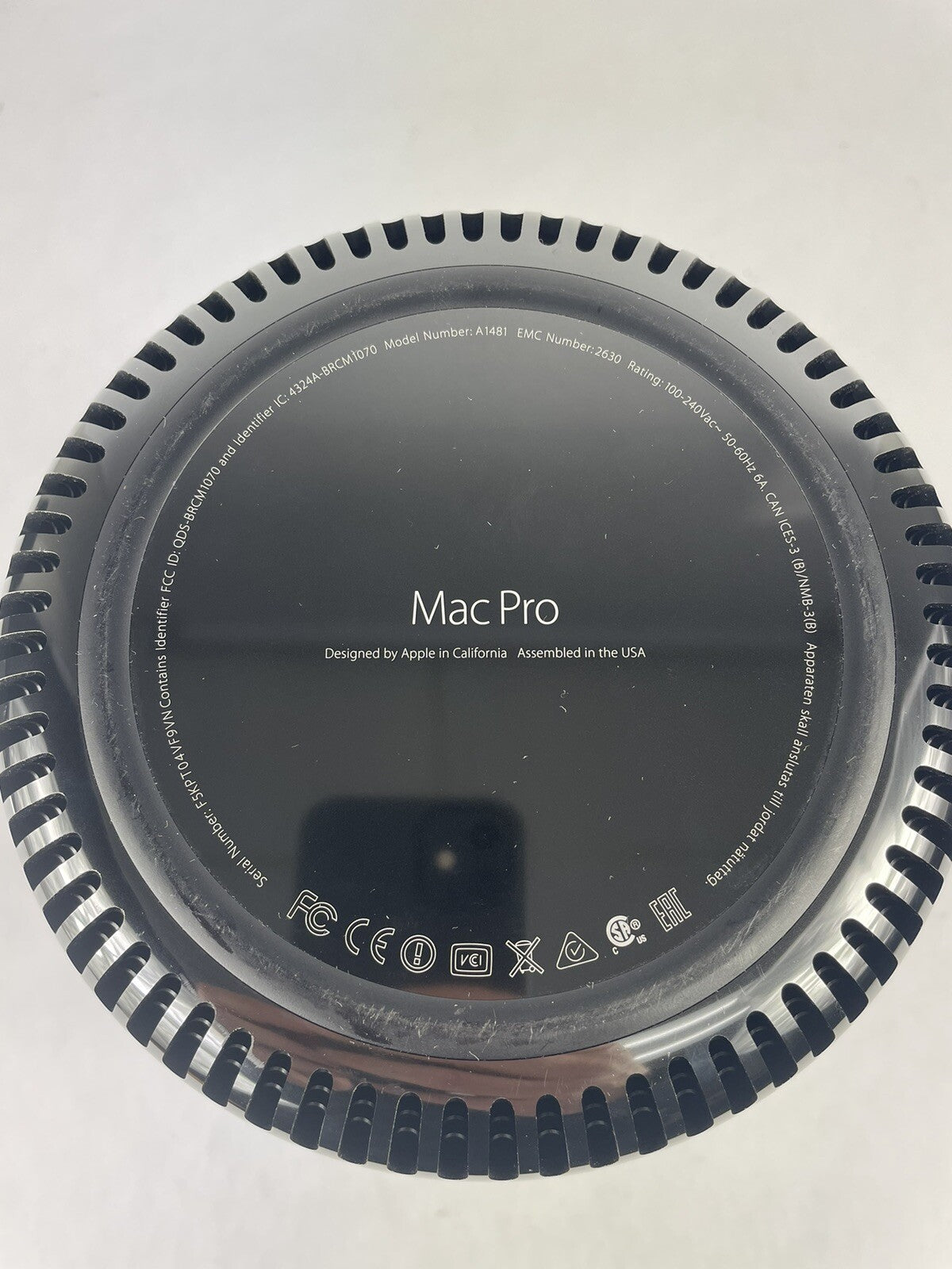 Mac Pro 3.7 Ghz Quad-core Xeon E5 64GB RAM 1 TB  SSD Late 2013