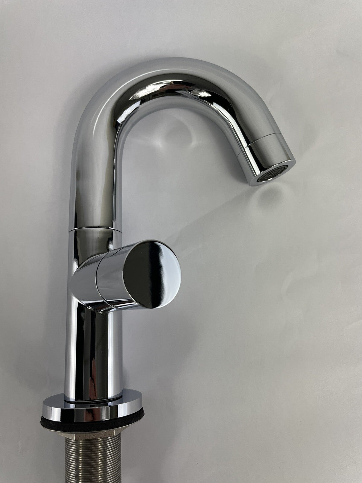Polished Chrome Single Control Bathroom Faucet Horus Knick Collection