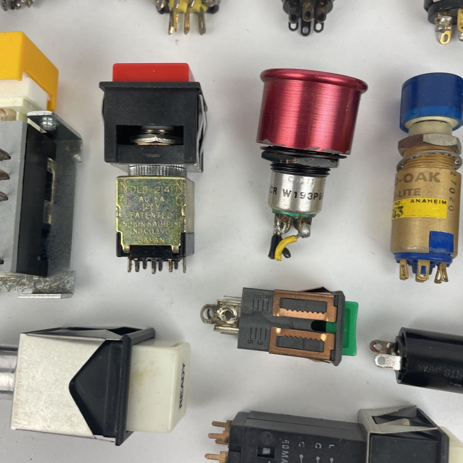 Lot of Assorted Dialco Dialight UND. LAB Illuminated Push Button Switch - LOOK
