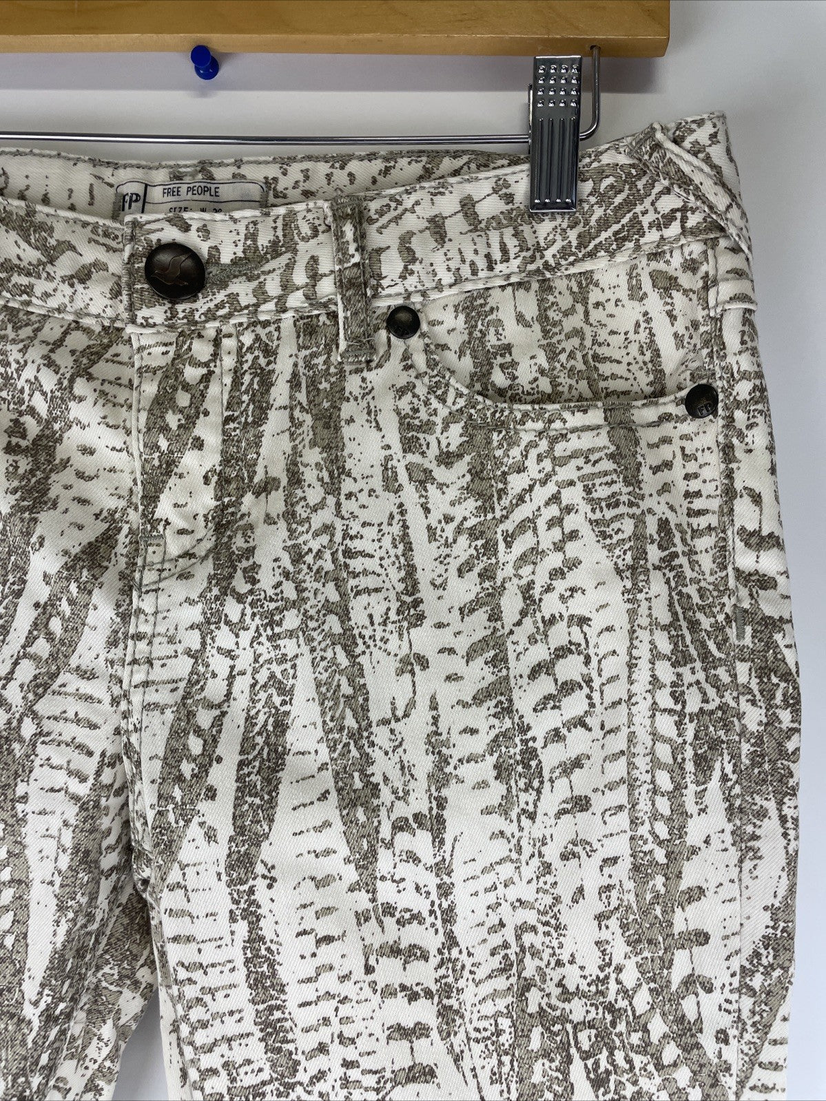 Free People Jeans Women's Size 28 Tapered Leg Low Rise White w Print Denim NWOT