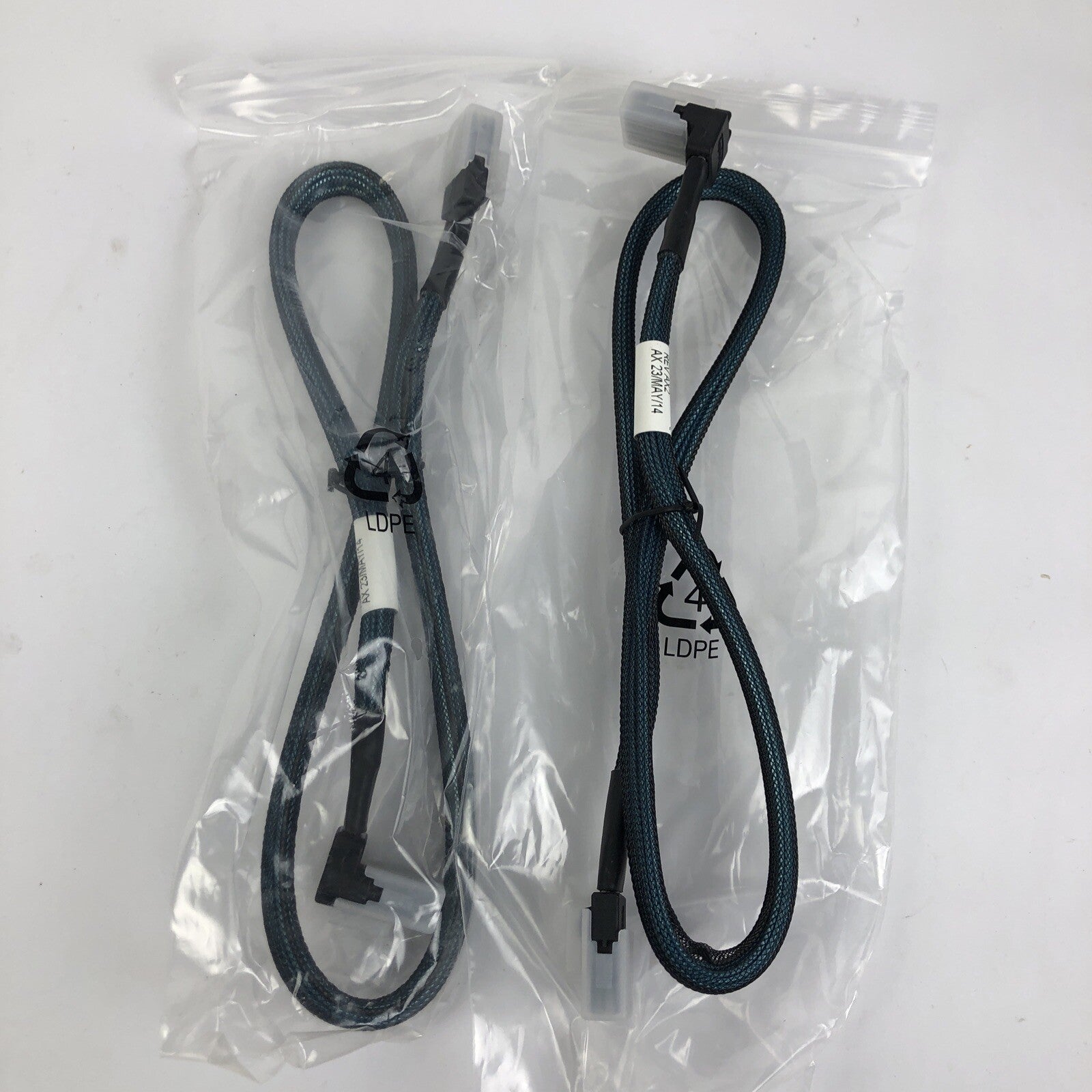 Lot of 2 x Amphenol Mini SAS RAID Cable ATD7909054EU REV AX2 - LOOK