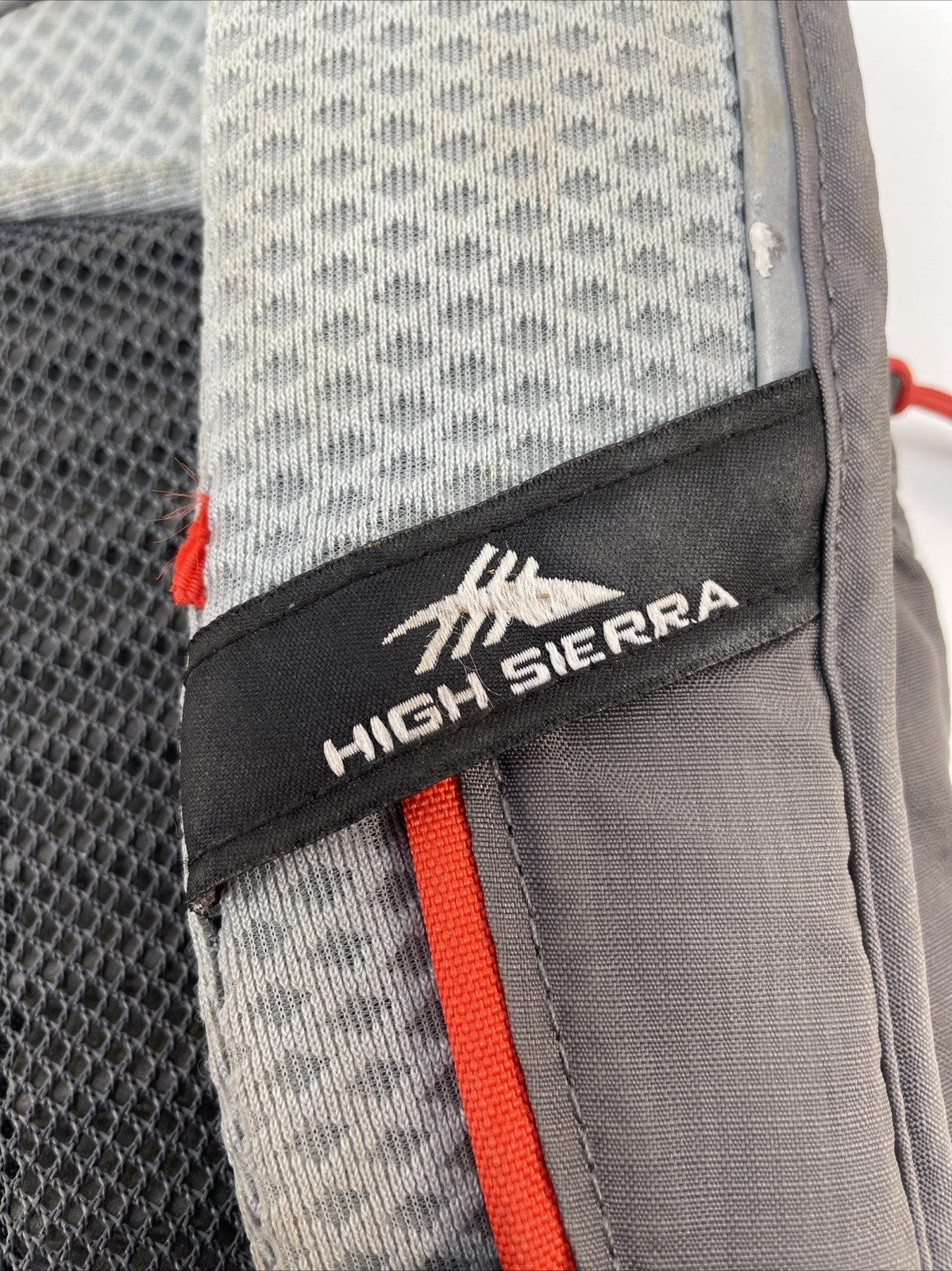 High Sierra Cragin Grey  2L Hydration Backpack Day Hiking 2.0L Water Reservoir