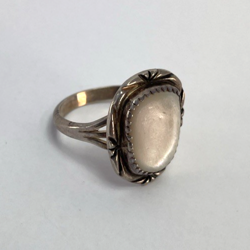 Vintage Navajo Native American Mother of Pearl 925 Sterling Silver Ring Size 6