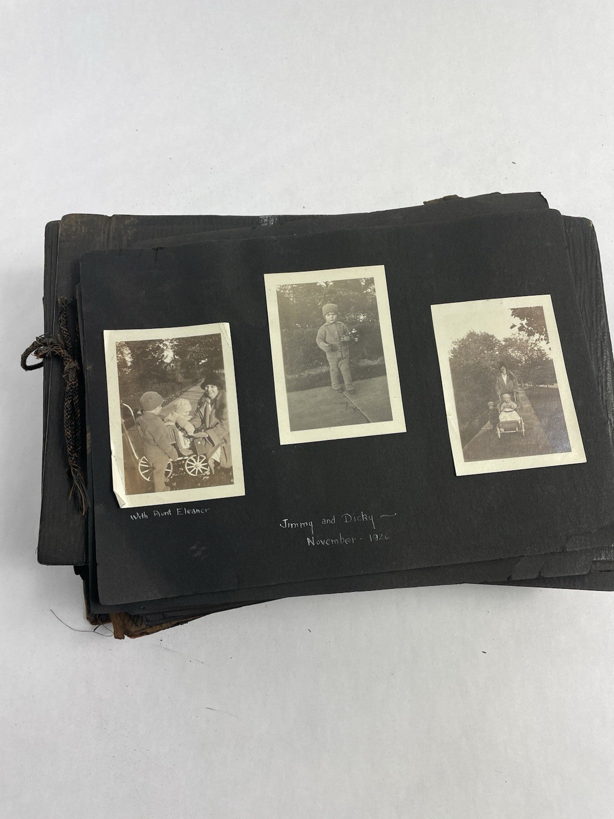 100+REAL PHOTOGRAPH LOT EARLY 1920'S-40'S FAMILY BABIES PEOPLE OUTDOORS HOUSES
