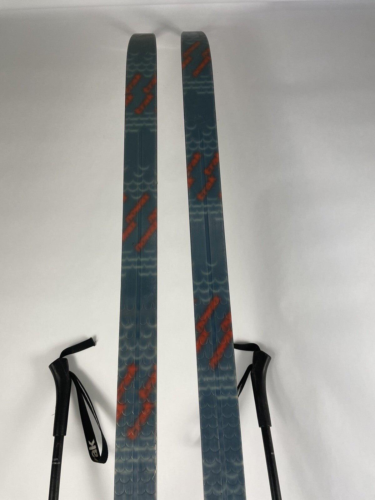 Trak Marathon Nowax cross country Ski 210cm + SKILOM MEDIUM BINDING + Trak poles