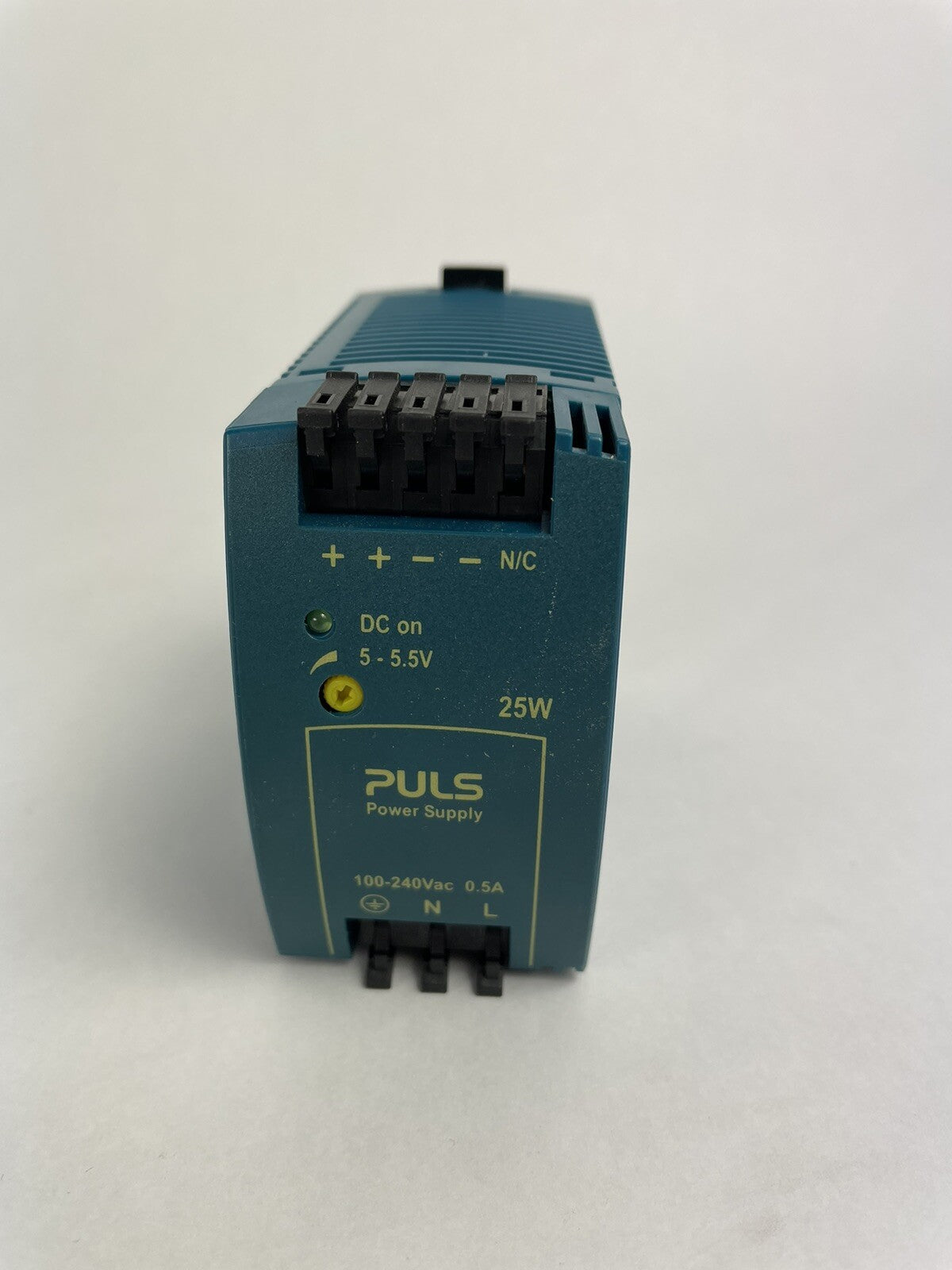PULS ML30.101 POWER SUPPLY 25 WATT 100-240VAC INPUT 5-5.5VDC OUTPUT NNB 
