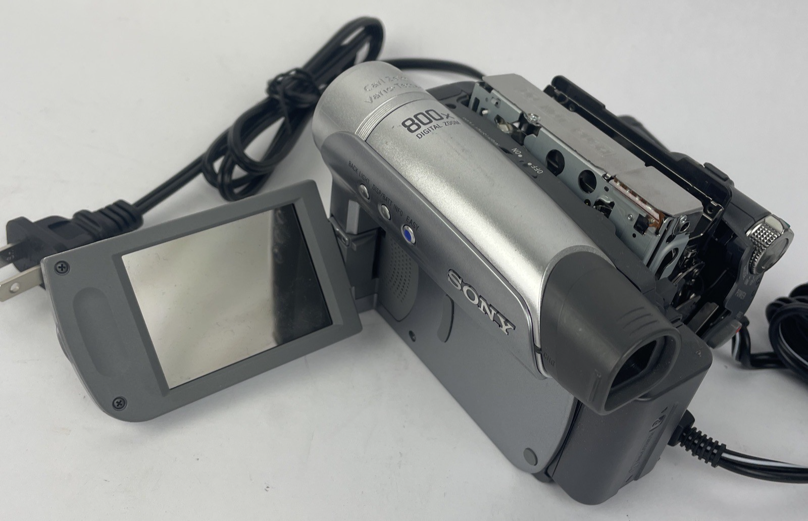 Sony DCR-HC28E MiniDV Digital Video Camera Handycam For Parts Or Repair Charger