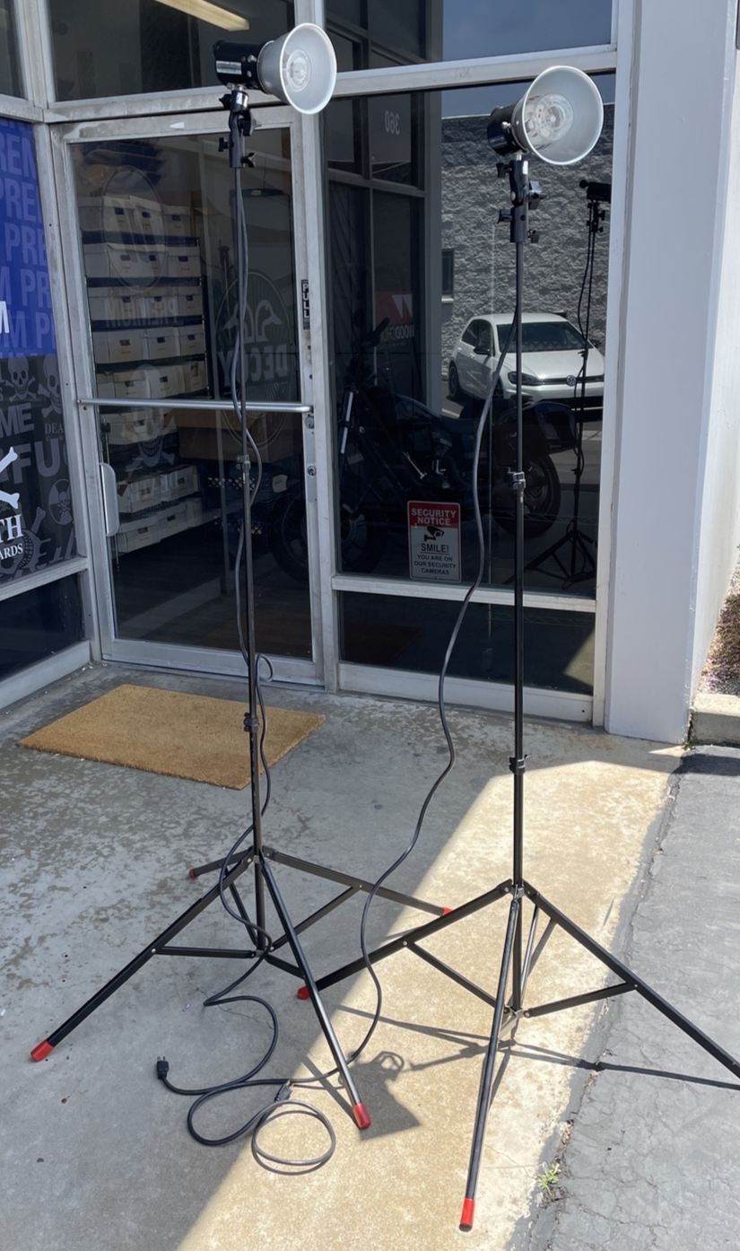 2 x SMITH VICTOR MODEL: S9 Lighting TRIPOD Professional Electronic Lighting Kit
