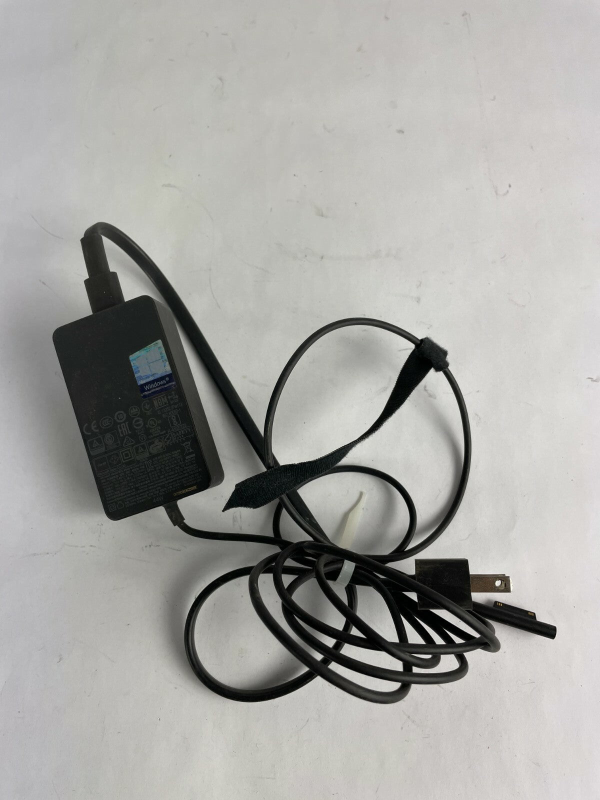 Genuine Microsoft 1800 AcAdapter Output 5.1/15V 1/2.58A Power Supply Adapter A97