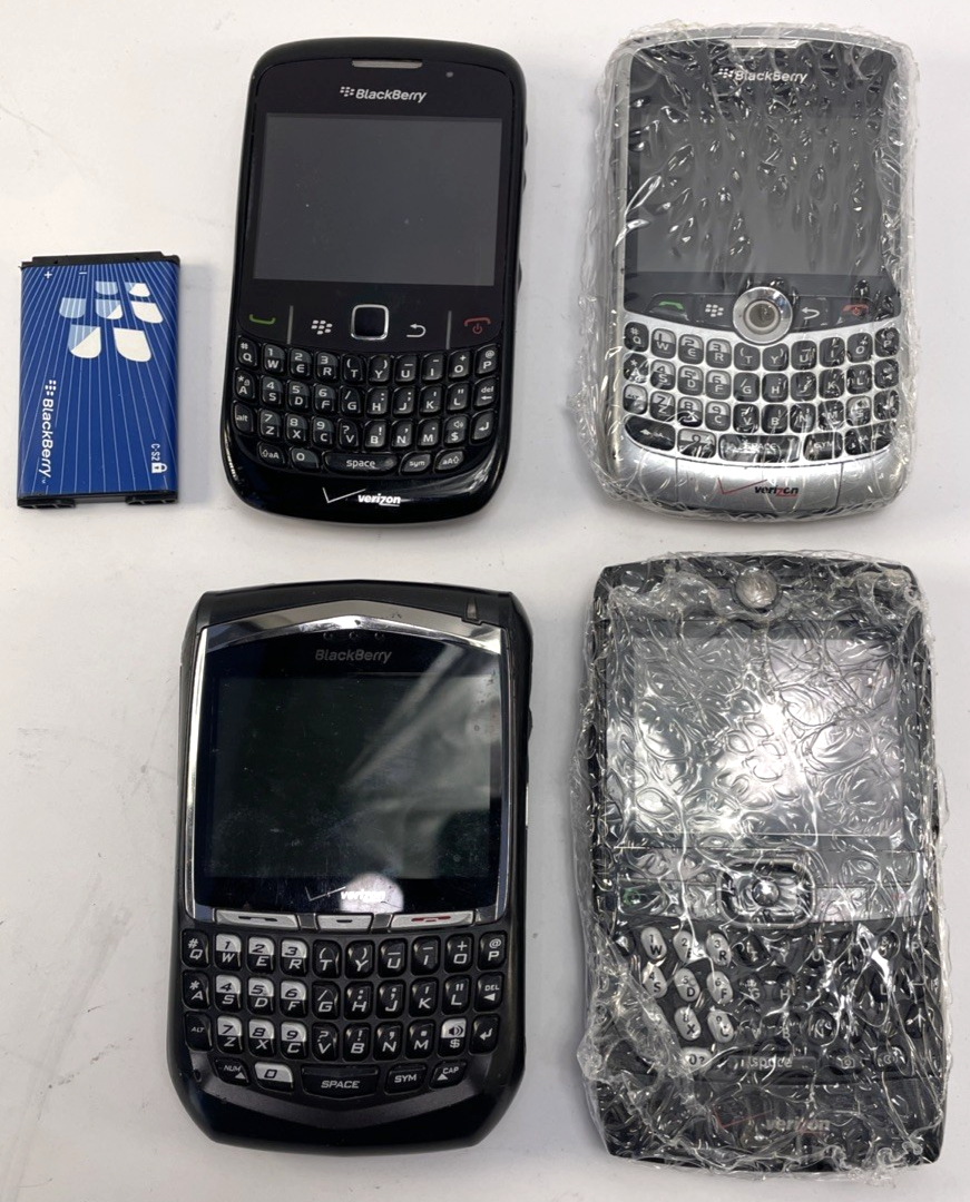 Lot of 4 Blackberry Verizon CurvePhones With Batteries Untested sold as is PARTS