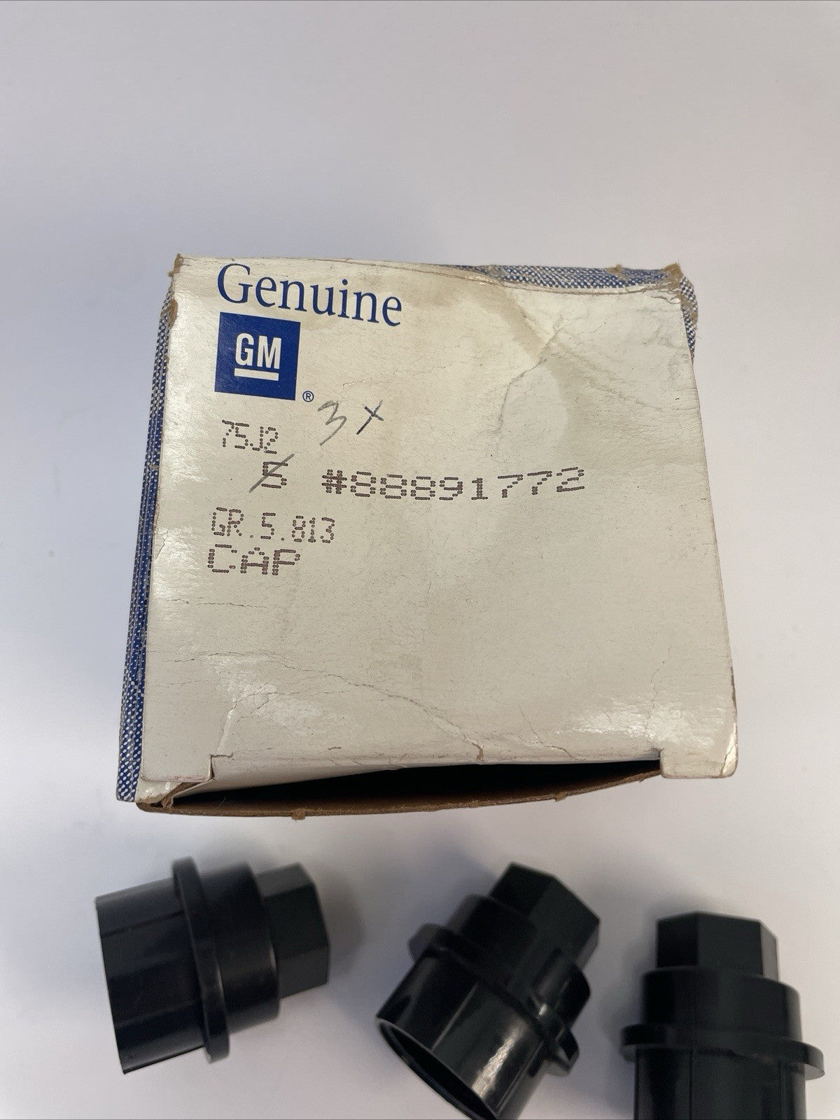 3 x  GENUINE GM 15987075 Cap, Wheel Nut COVER 1996-2002 SAFARI ASTRO VANS