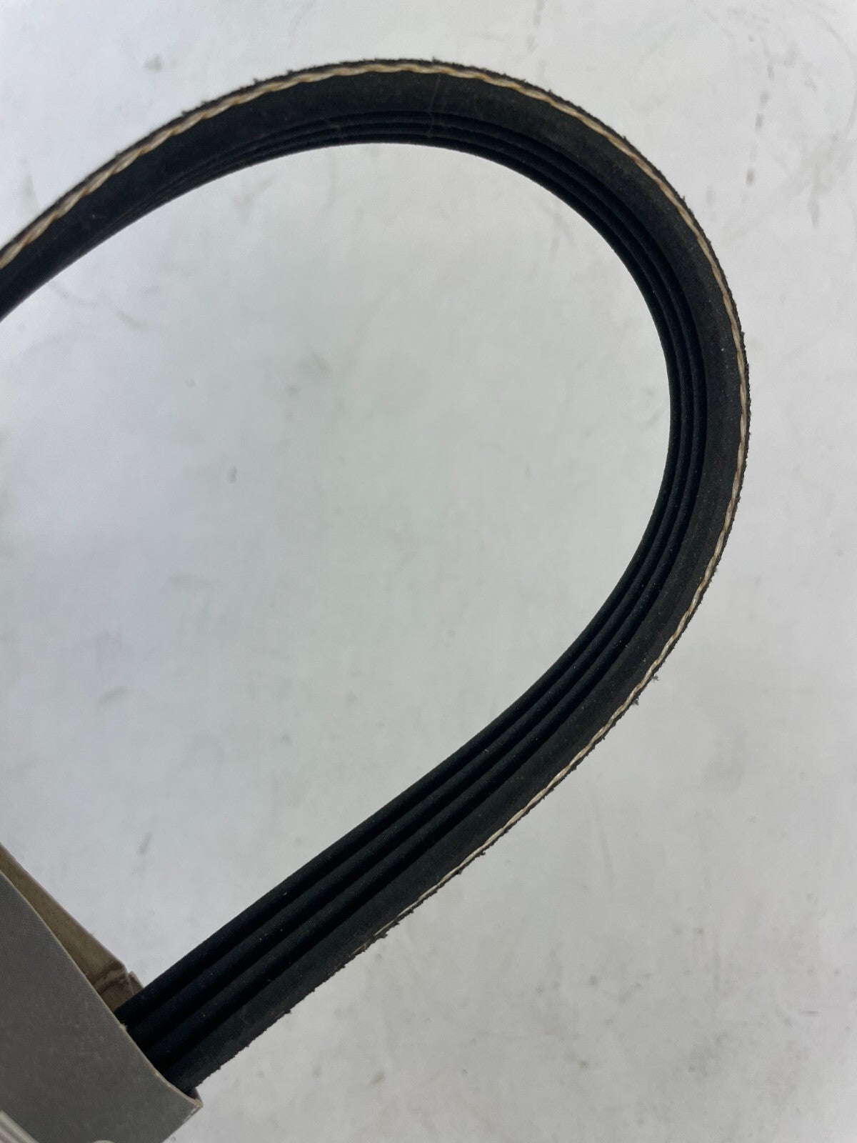 OEM Dayco Drive Rite 5040385DR 385K4DR premium utility V-belt for automotive drive system