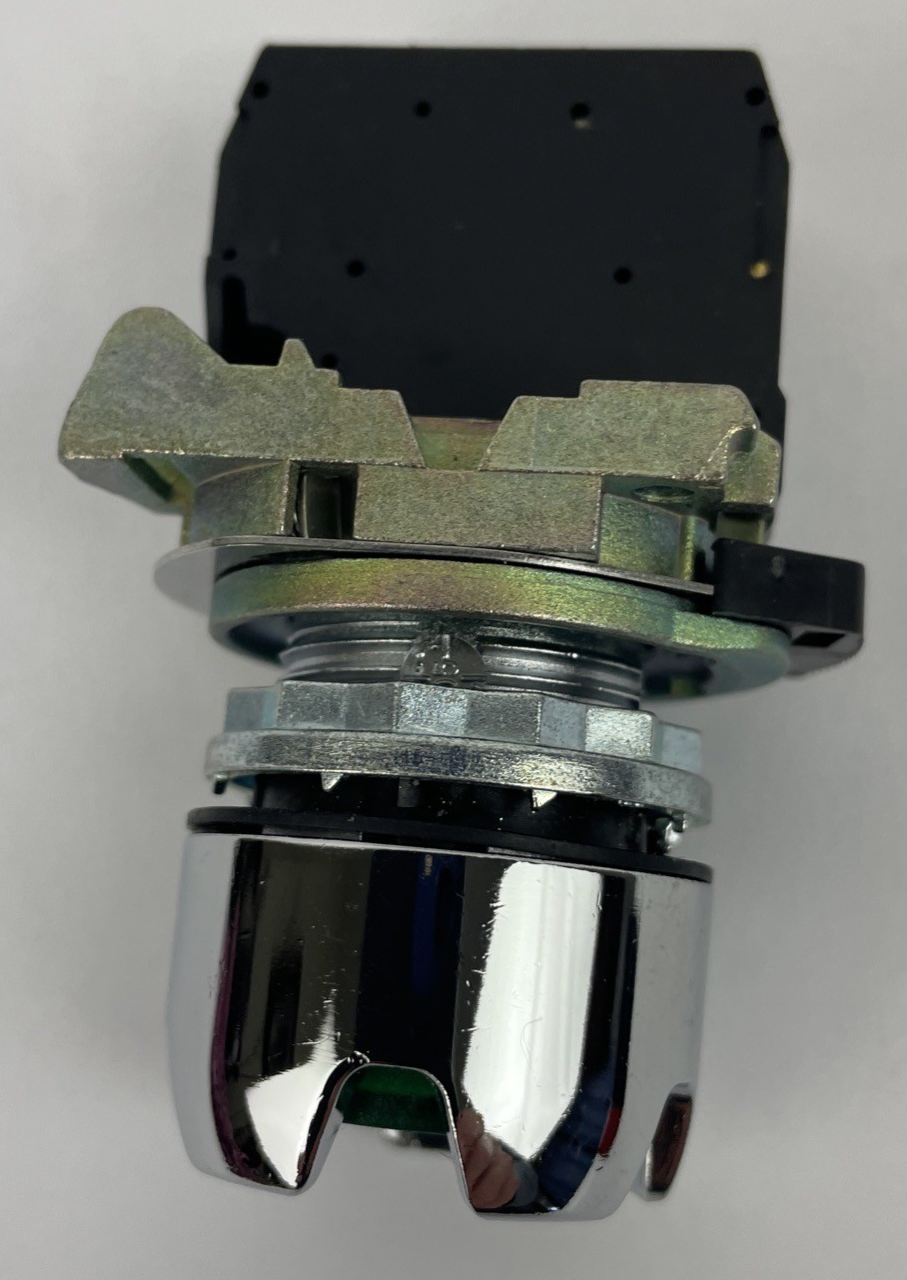 AB Illuminated Momentary Push Button Green Guarded 800FM-LG3 w 2 800F X01 Ser. A