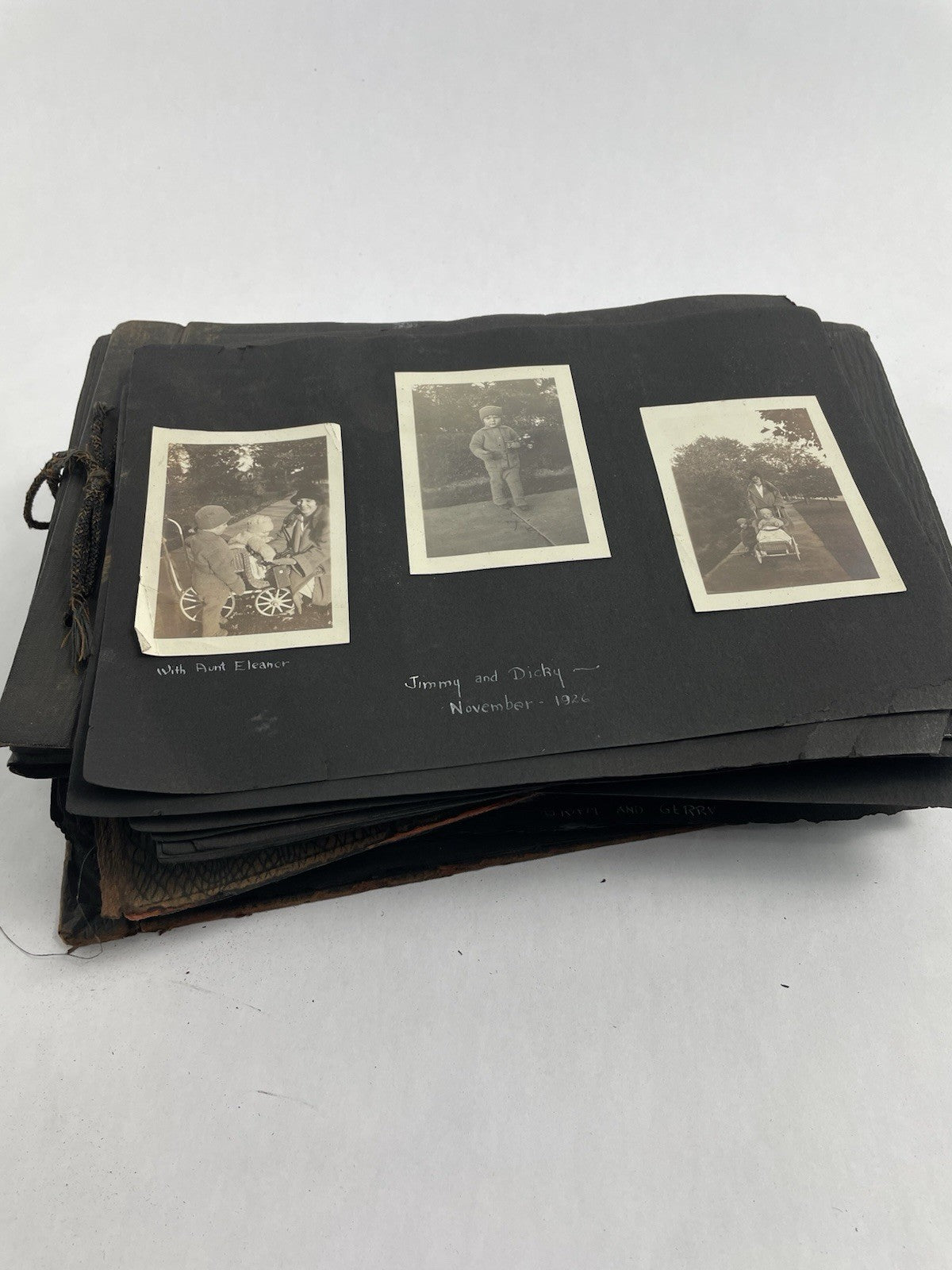100+REAL PHOTOGRAPH LOT EARLY 1920'S-40'S FAMILY BABIES PEOPLE OUTDOORS HOUSES