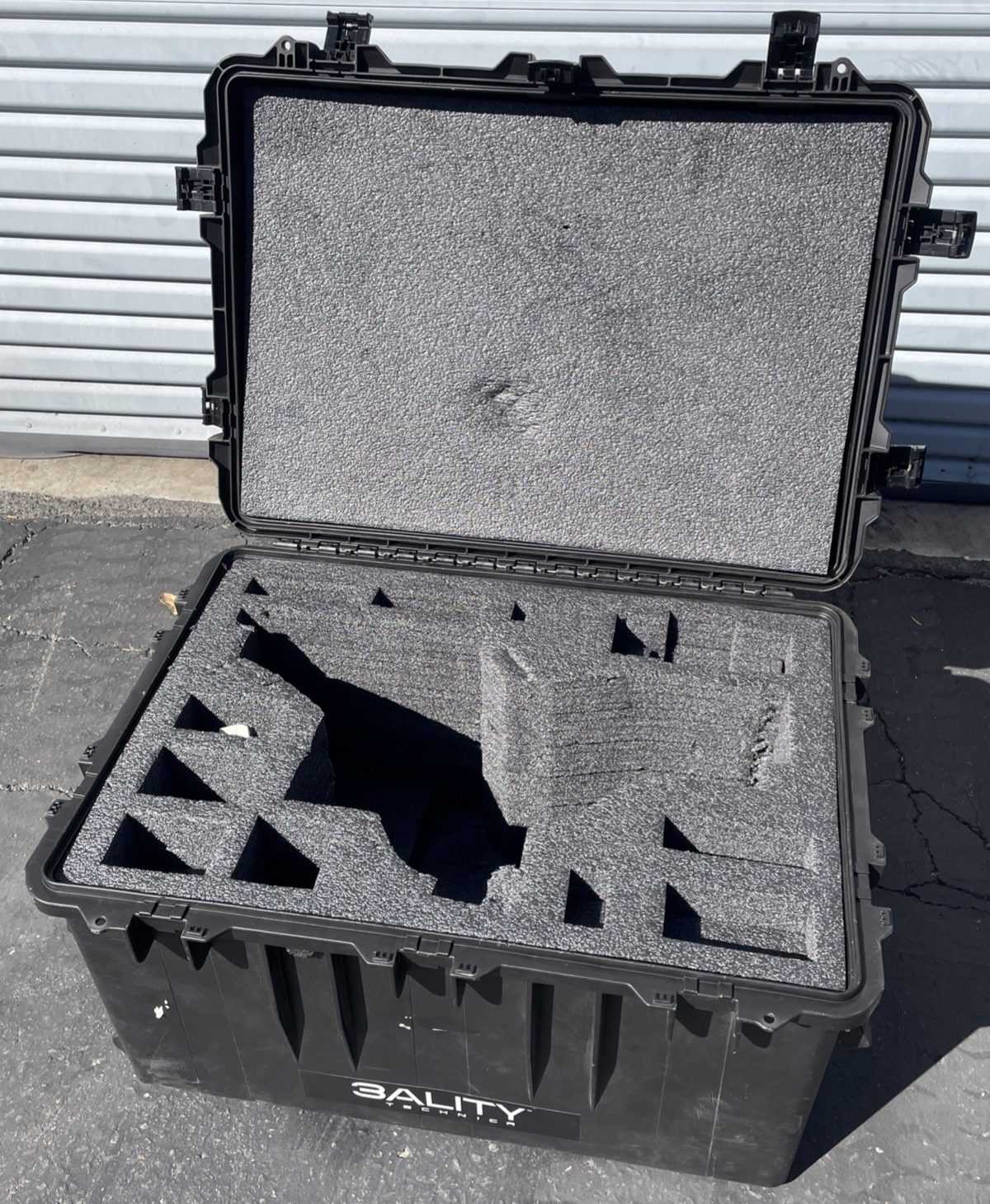 Pelican iM3075 Storm Waterproof Rolling Transport Case Black Retractable Handle