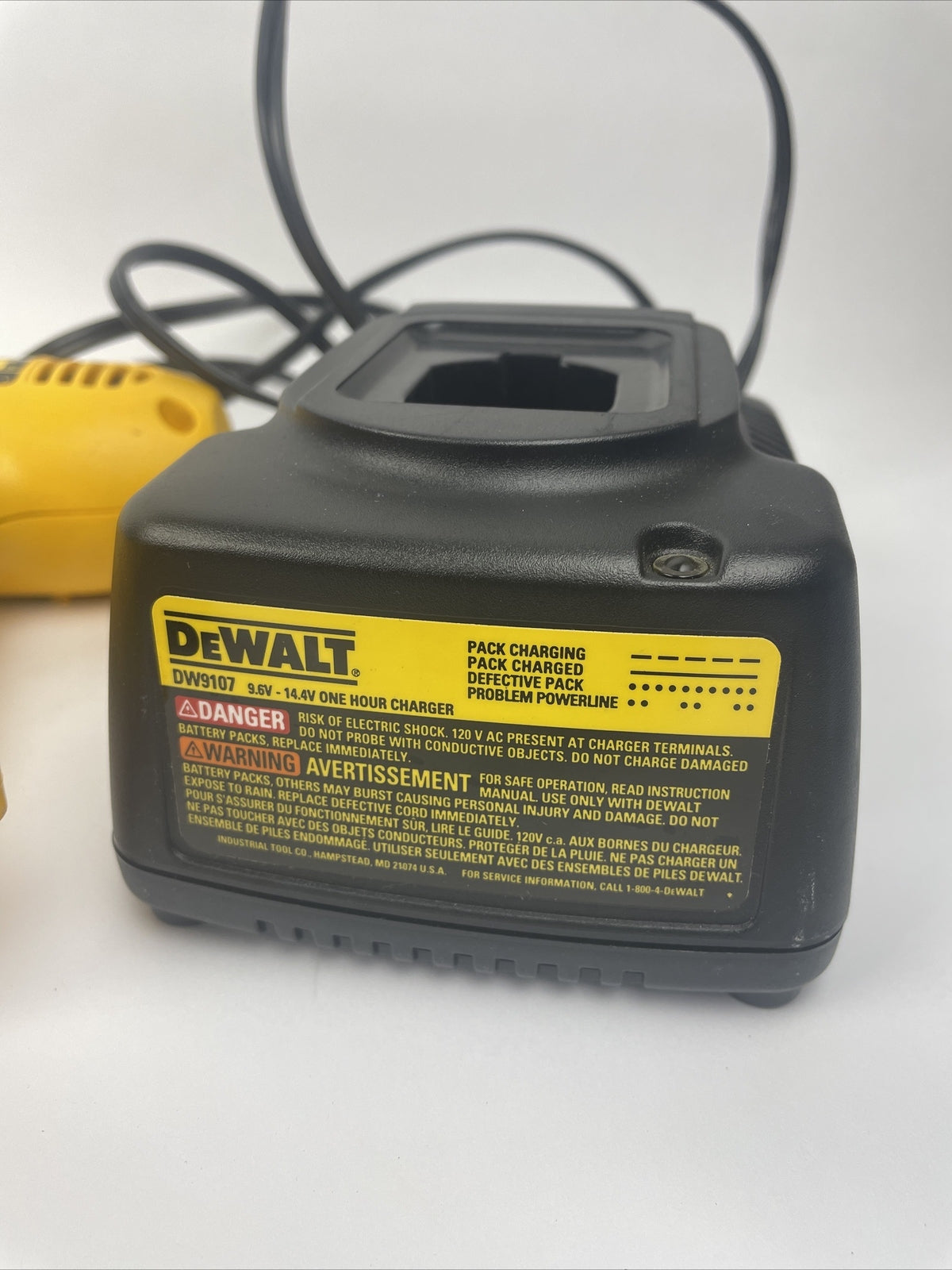 Dewalt DW953 Adjustable Clutch 3/8'' Drill Kit With 2 Batteries & Charger  Case