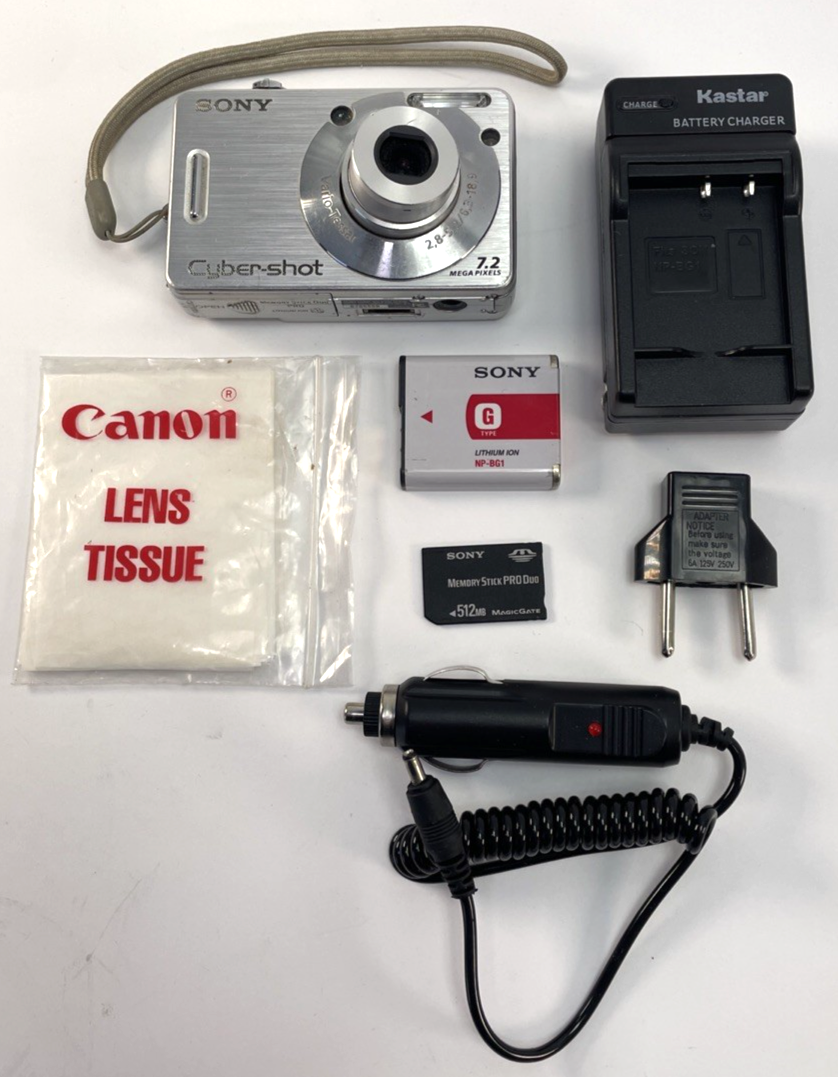 Sony Cyber-shot DSC-W70 Digital Camera 7.2MP  - Turns On — For Parts or Repair