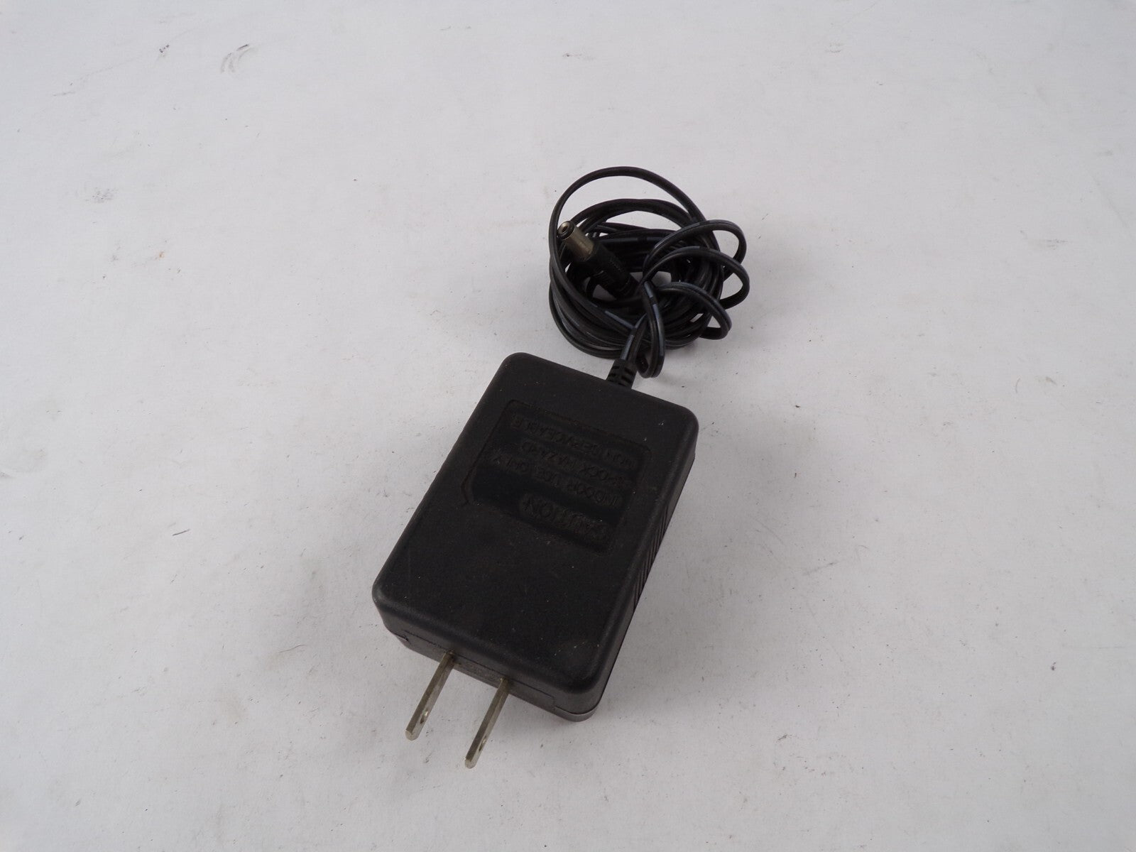 Genuine IT15V050200X Ac Adapter Output 5 V 2 A Power Supply Adapter A55
