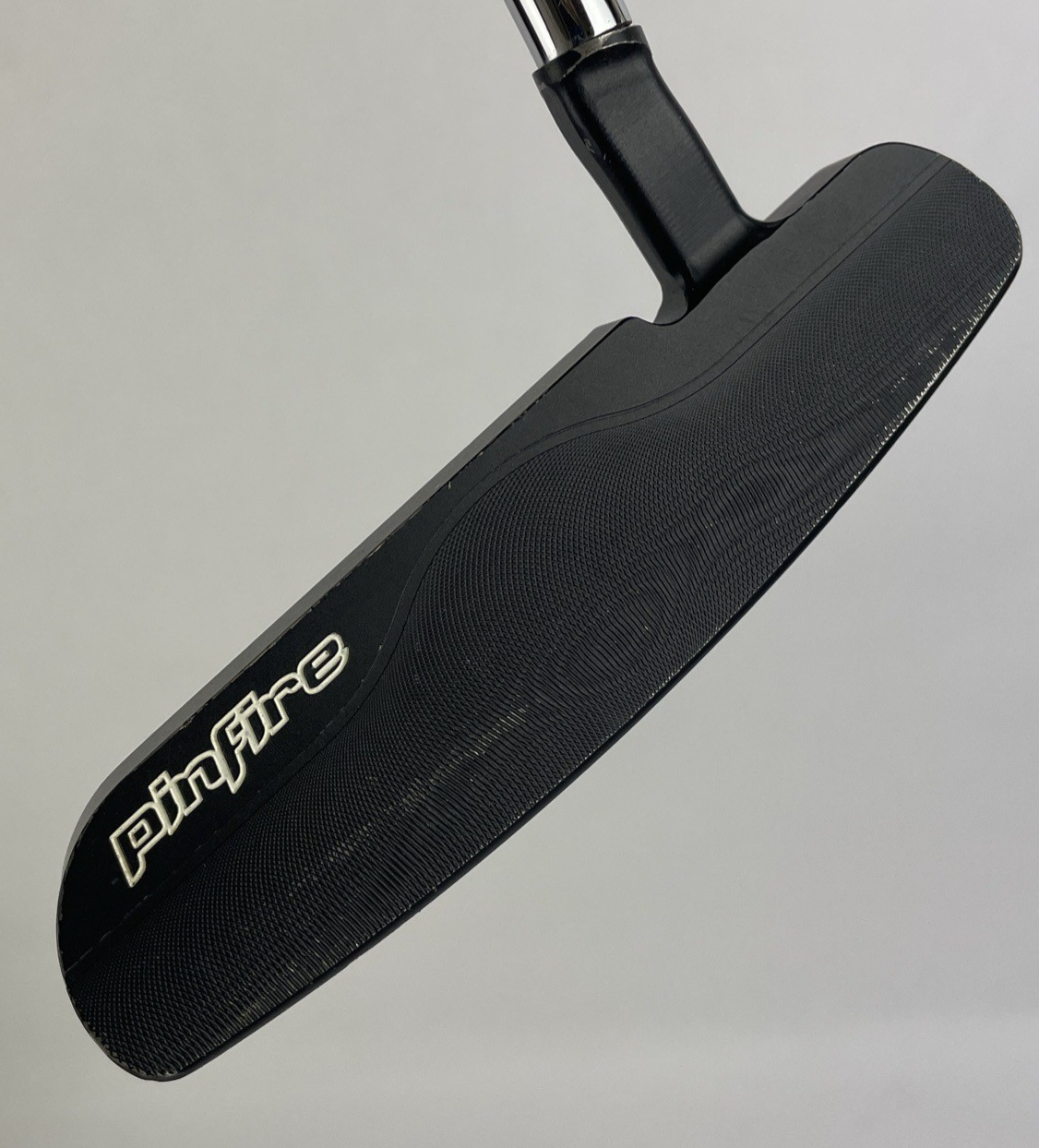 Pinfire GOLF P4 303 SS Milled Blade Putter Black 33" Standard Lamkin Crossline