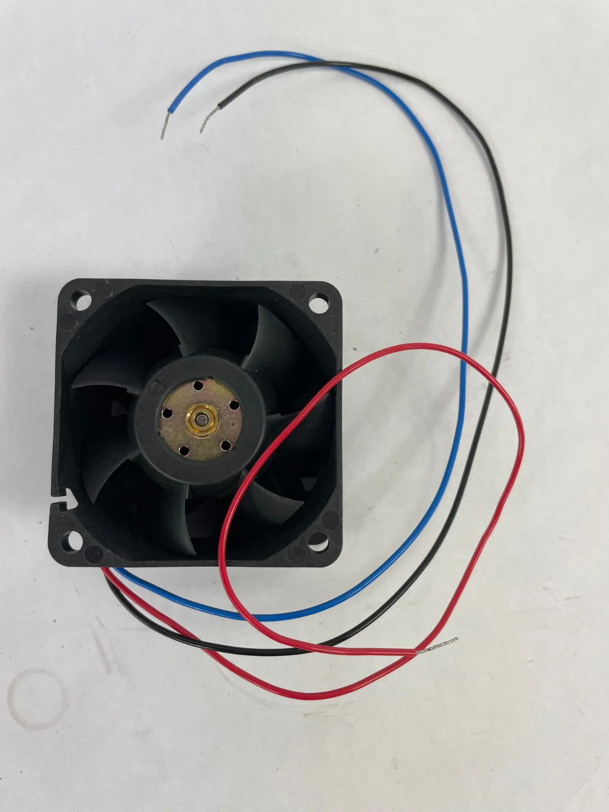 DC Brushless FFB0648SHE Delta Electronics DC12V 2 - Wire CPU Cooling Fan