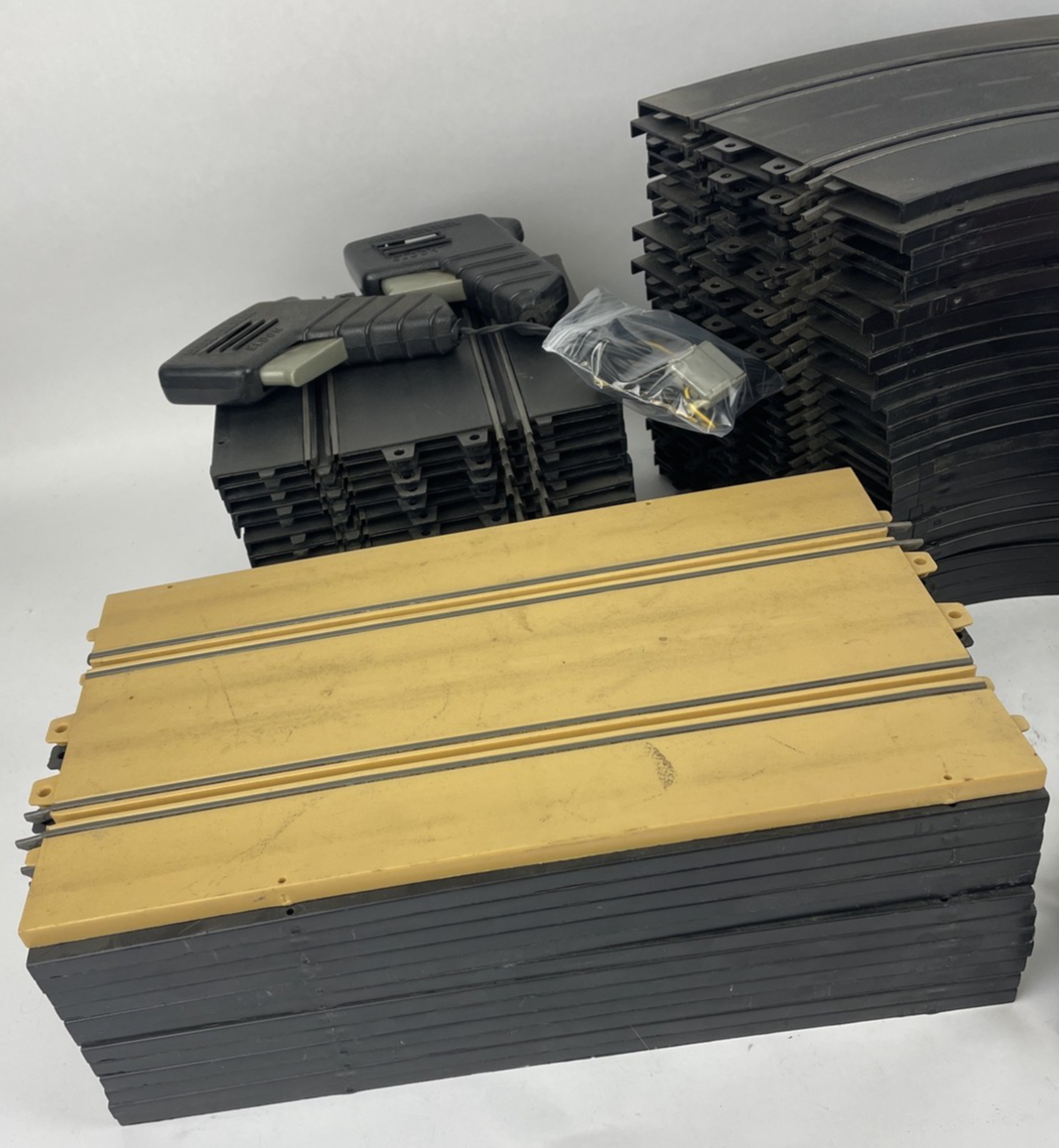 Vintage 1960's Eldon Hawthorne 1/32 Slot Car Track LOT Of 102 Pieces -Smoke Free