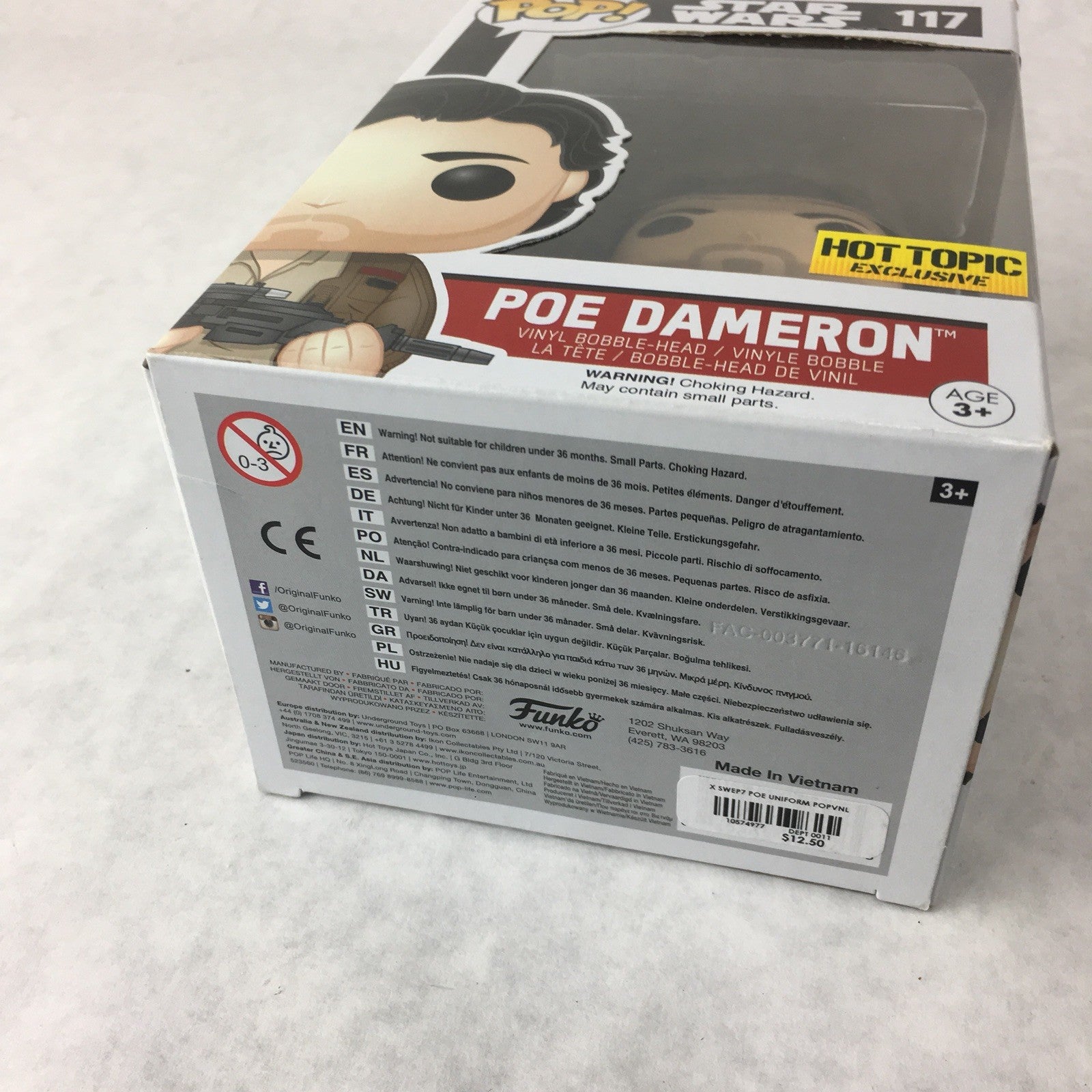   #117 Star Wars HOT TOPIC EXCLUSIVE Funko Pop!POE DAMERON (WITH GUN)