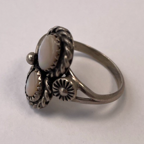 Navajo Native American Mother of Pearl 925 Sterling Silver Ring Size 6.5 Vintage