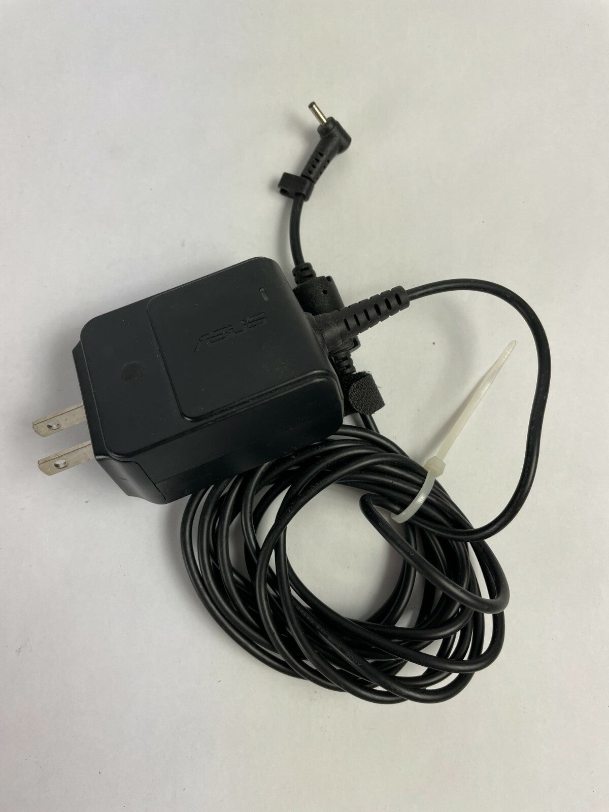 Genuine ASUS EXA1004UH AC Adapter Output 19 V 1.58 A Power Supply Adapter A73