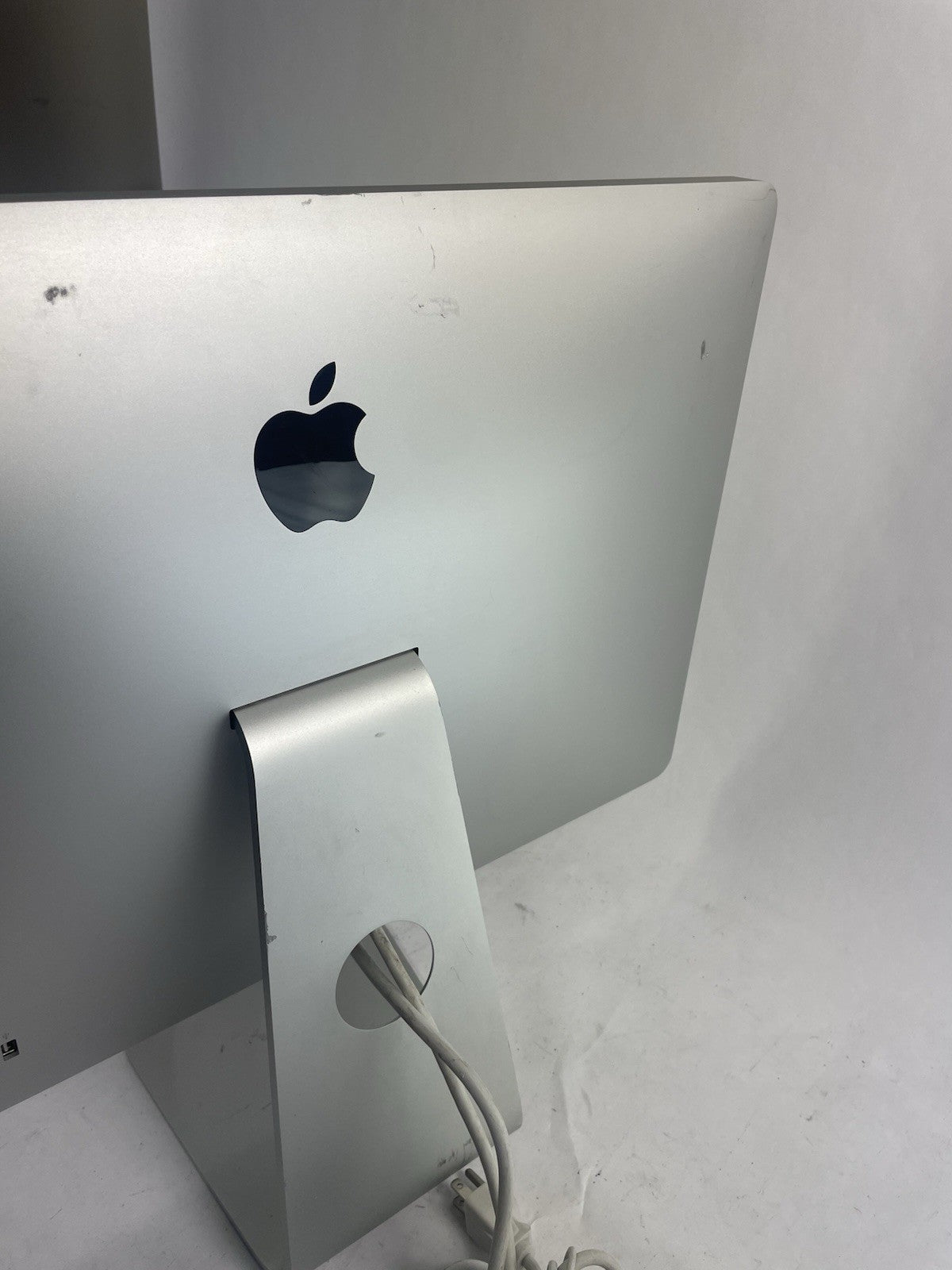 Apple LED Cinema Display A1267 24"  Widescreen Monitor FOR PARTS OR REPAIR