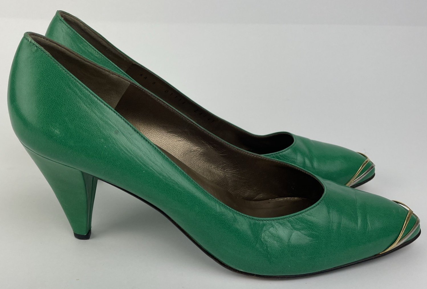 Bruno Magli Green With Gold Closed Toe Stiletto Pumps U.S. Sz 8 AA Made in Italy