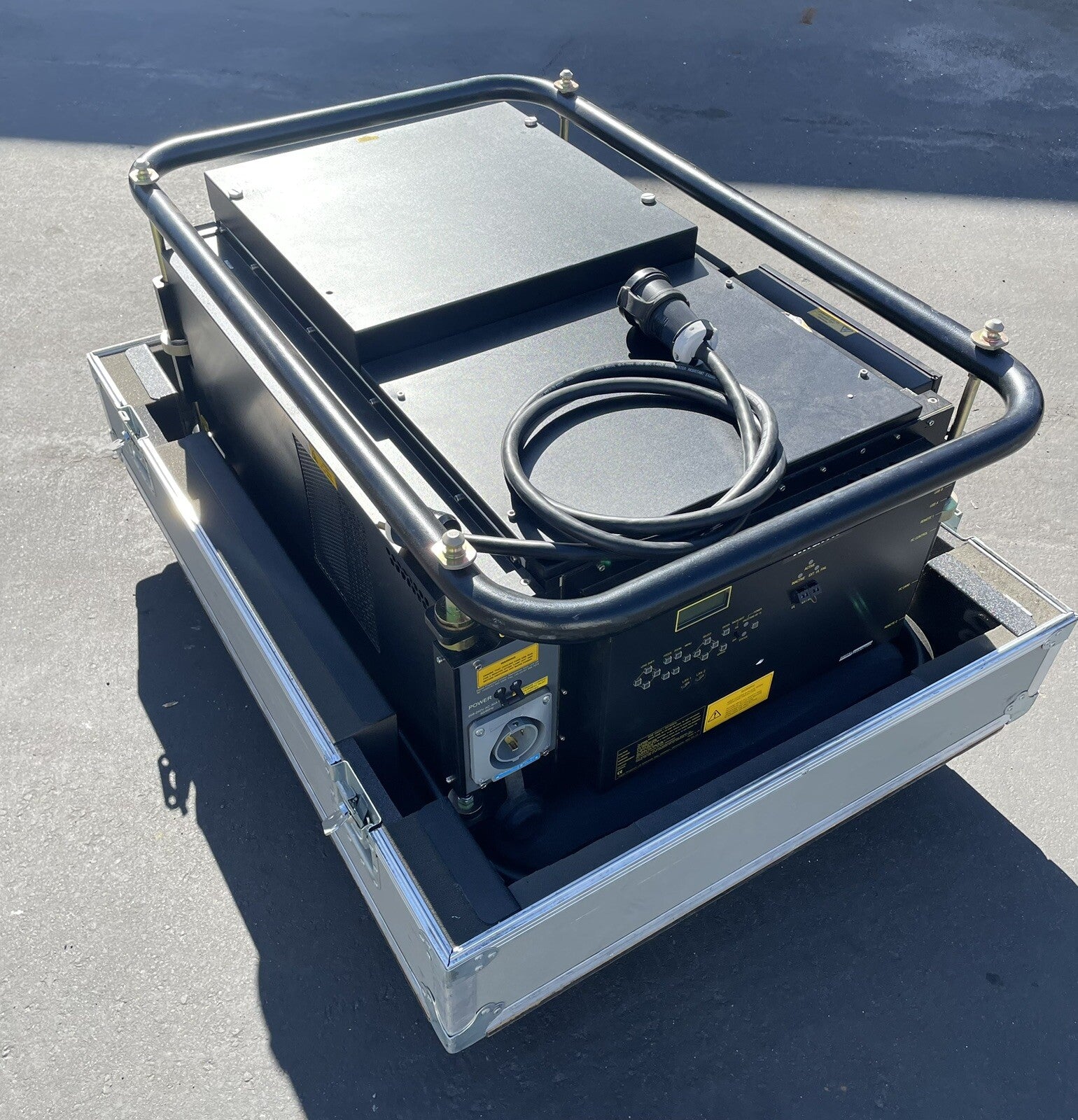Digital Projection iS15-SK  DLP digital cinema projector NO lenses w/ roadcase