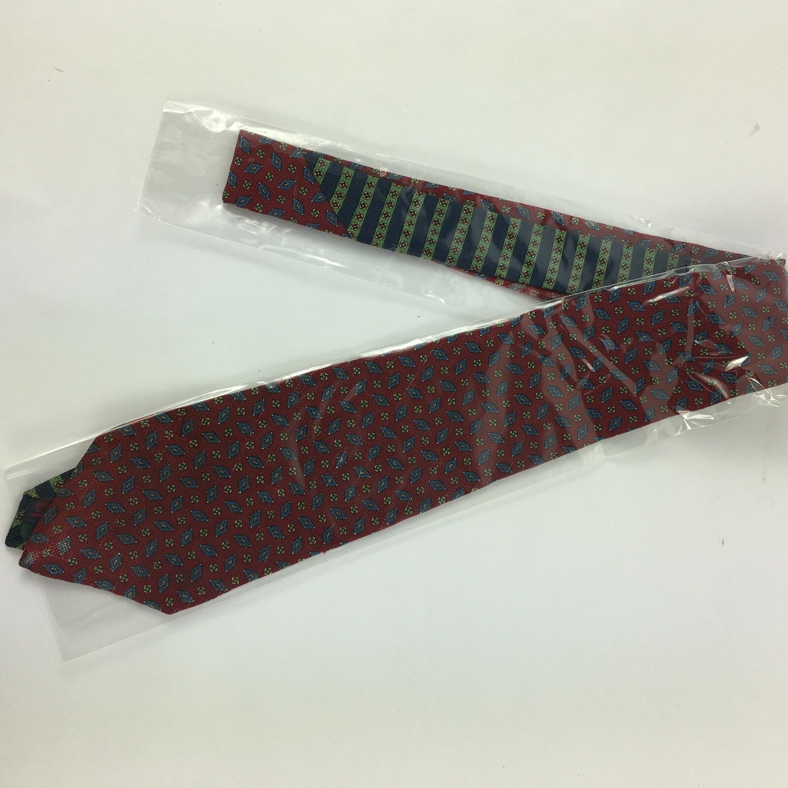 Genuine TommyHilfiger 100%Silk Handmade Stylish Formal/Casual Tie Multi Coloured