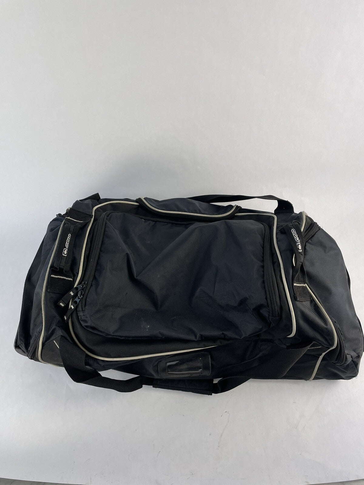 OGIO SLED TRAVEL BAG.  BLACK 28 inch ROLLING CART TRAVEL BAG.  