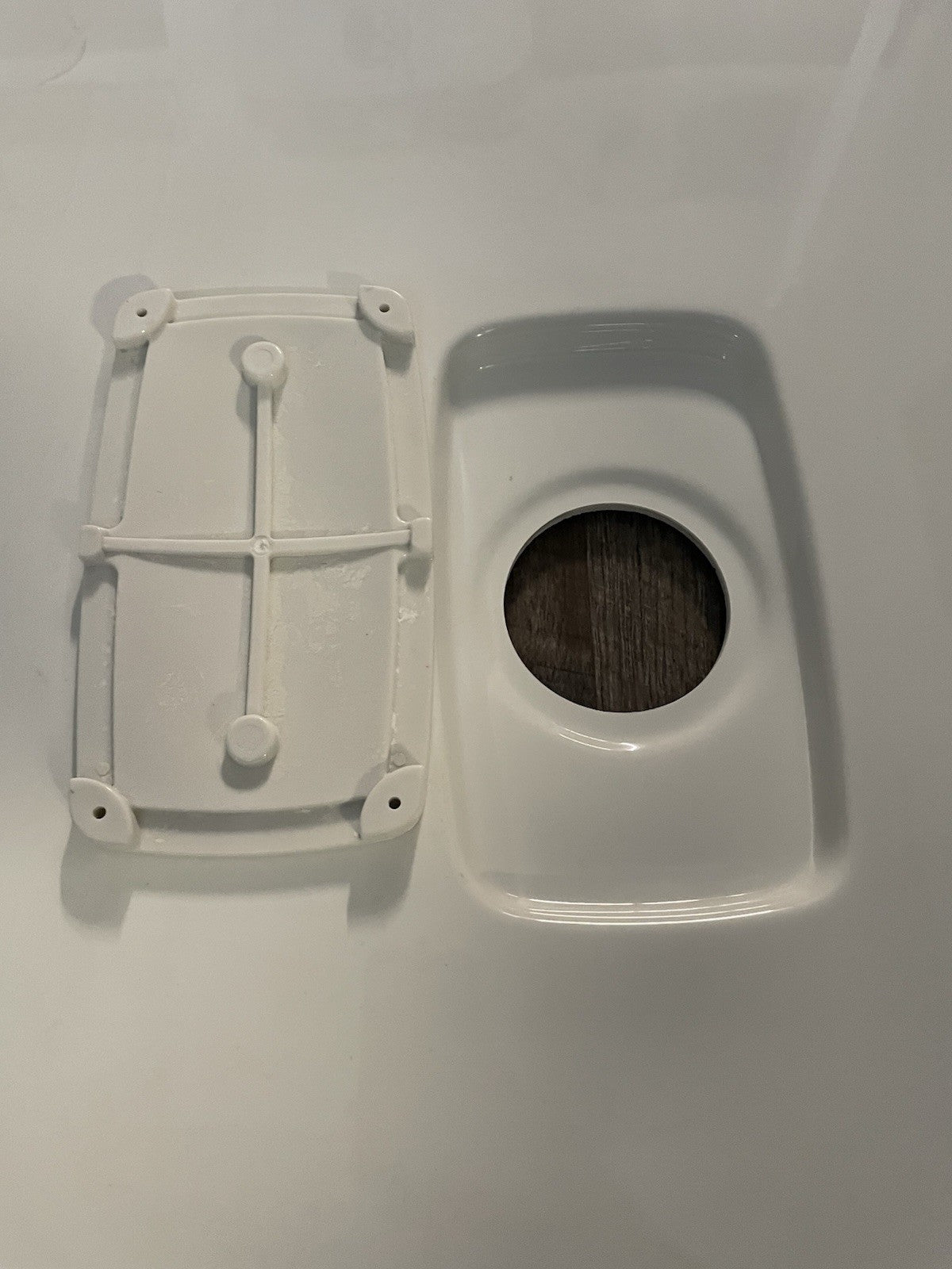 Caml-Tomlin Shower Pan 48" W x 32" Center Drain Cover Molded tiline Flange Left