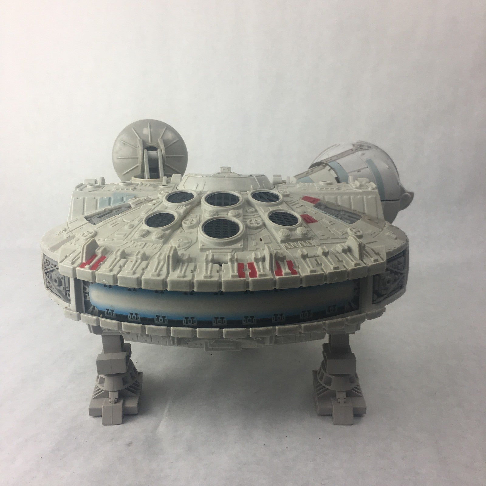 STAR WARS MILLENIUM FALCON SPACESHIP 2001 Hasbro C-060A