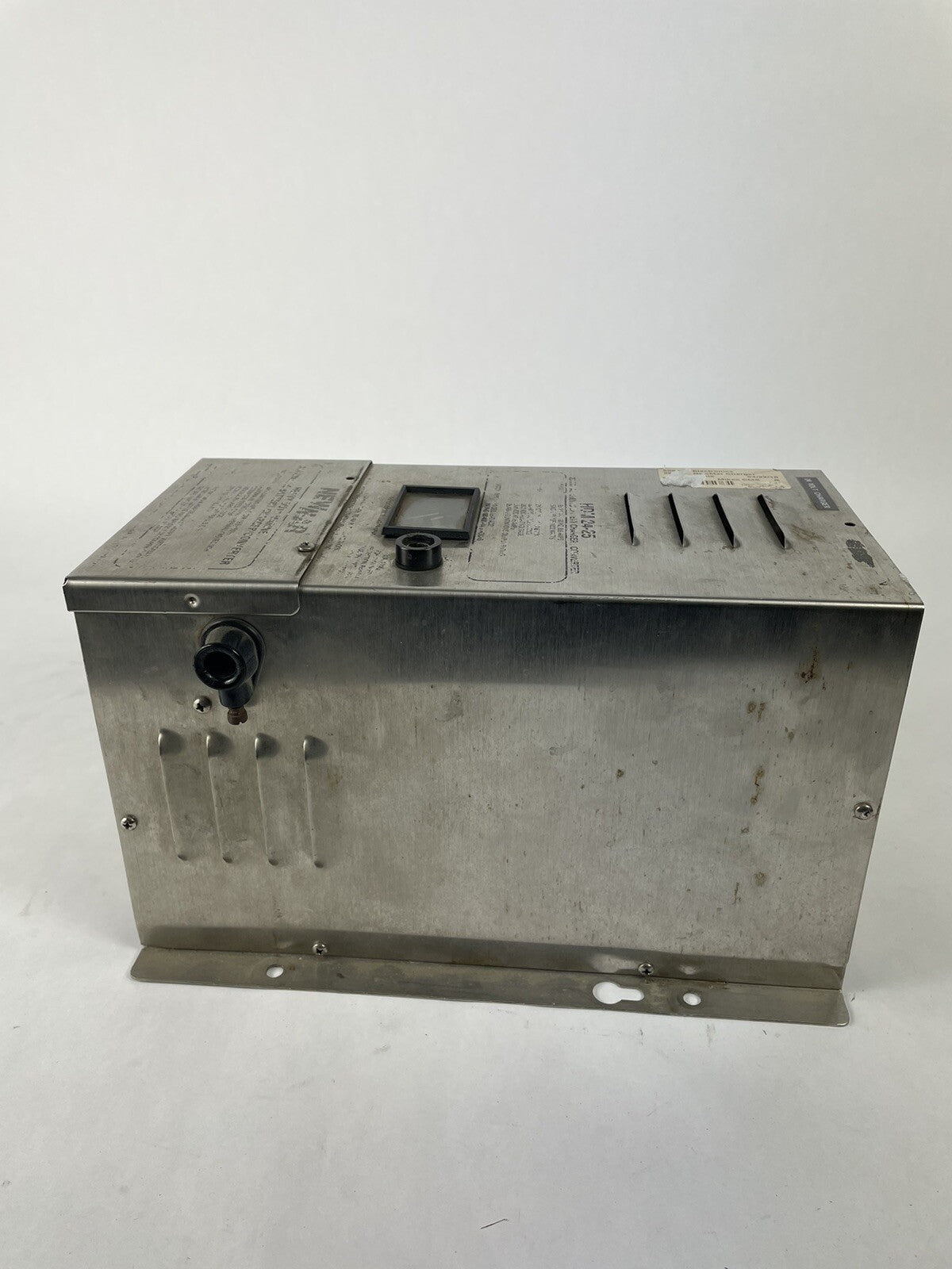 NEWMAR Single PHASE1082 watts HDM 24-25  SMART 24v BATTERY CHARGER
