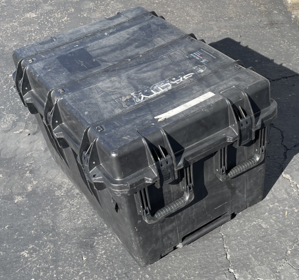 Pelican Storm iM3075 Transport Case Black Hard Shell No Foam Retractable Handle