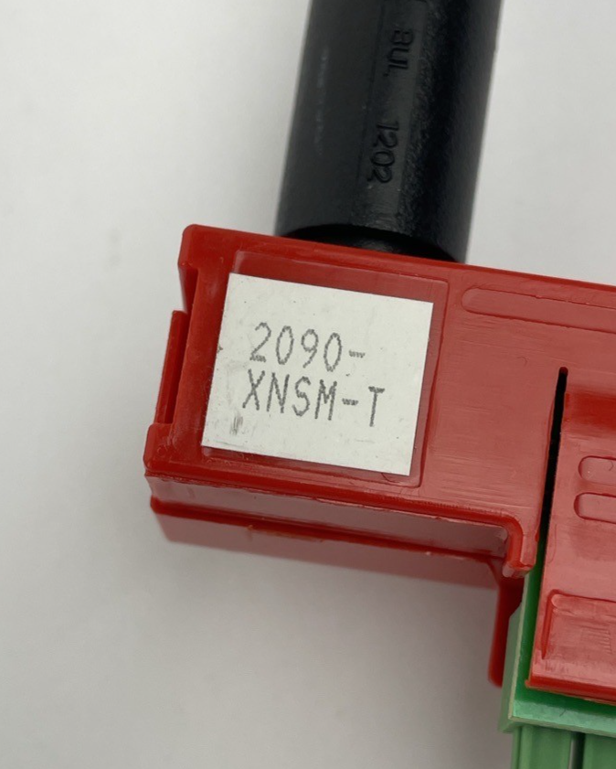 OEM ALLEN BRADLEY 2090-XNSM-T Connector w / Cable