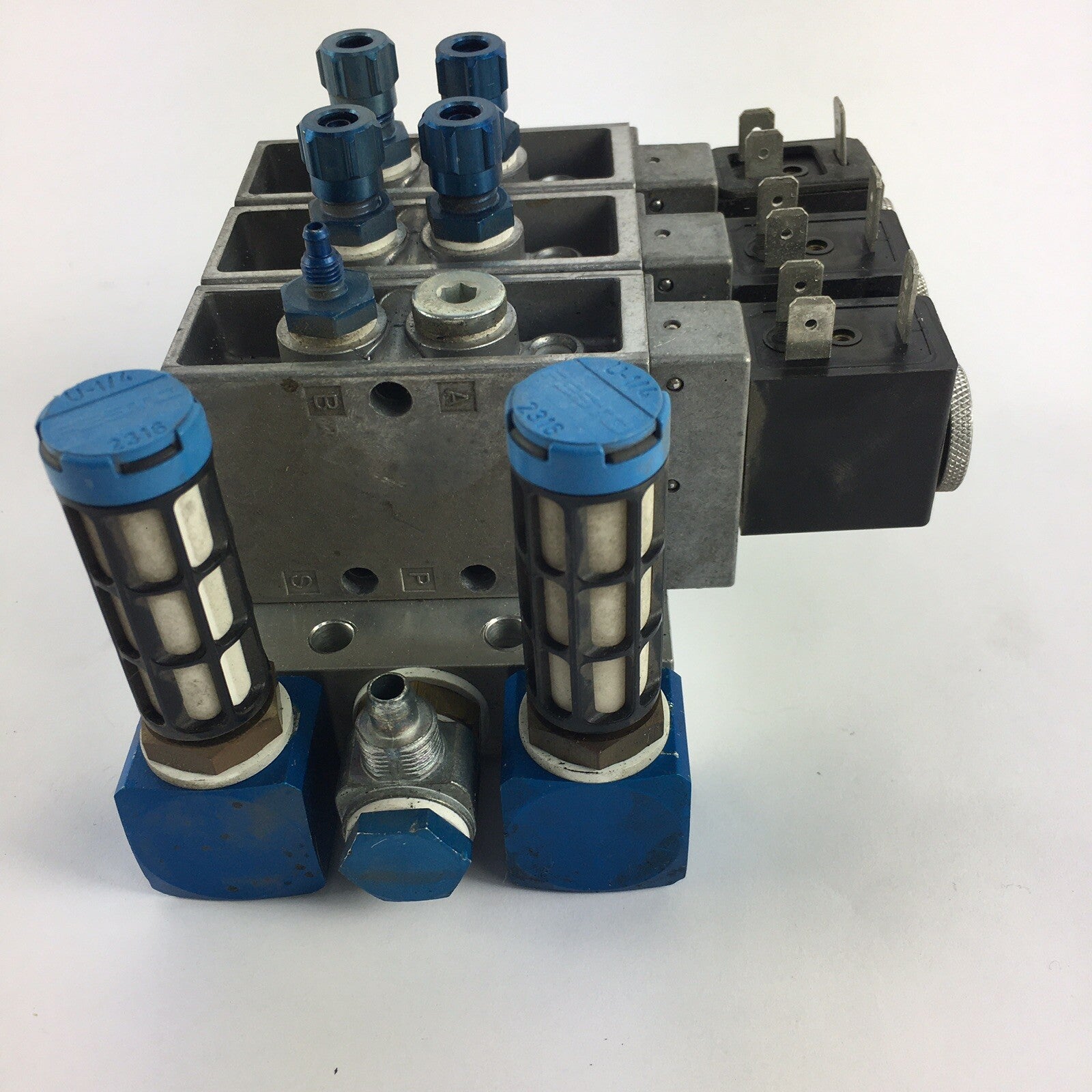 MO13 - Bank of 3 Festo PRS-1/8  3B Solenoid Valves, 2-Pos 3-Port 120psi 